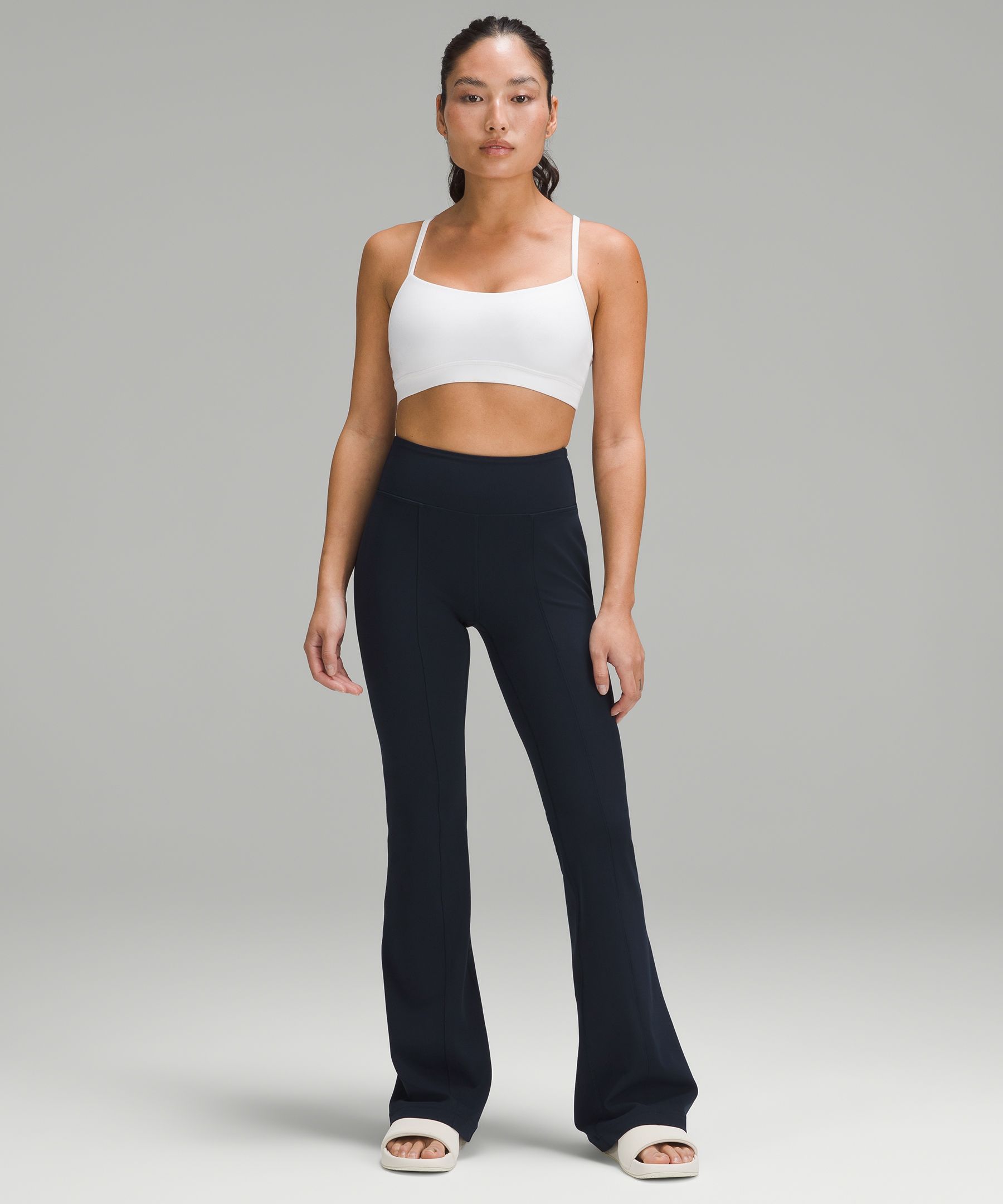 LULULEMON GROOVE FLARE PANTS (2 IN 1 COLORS), 運動產品, 其他運動配件- Carousell