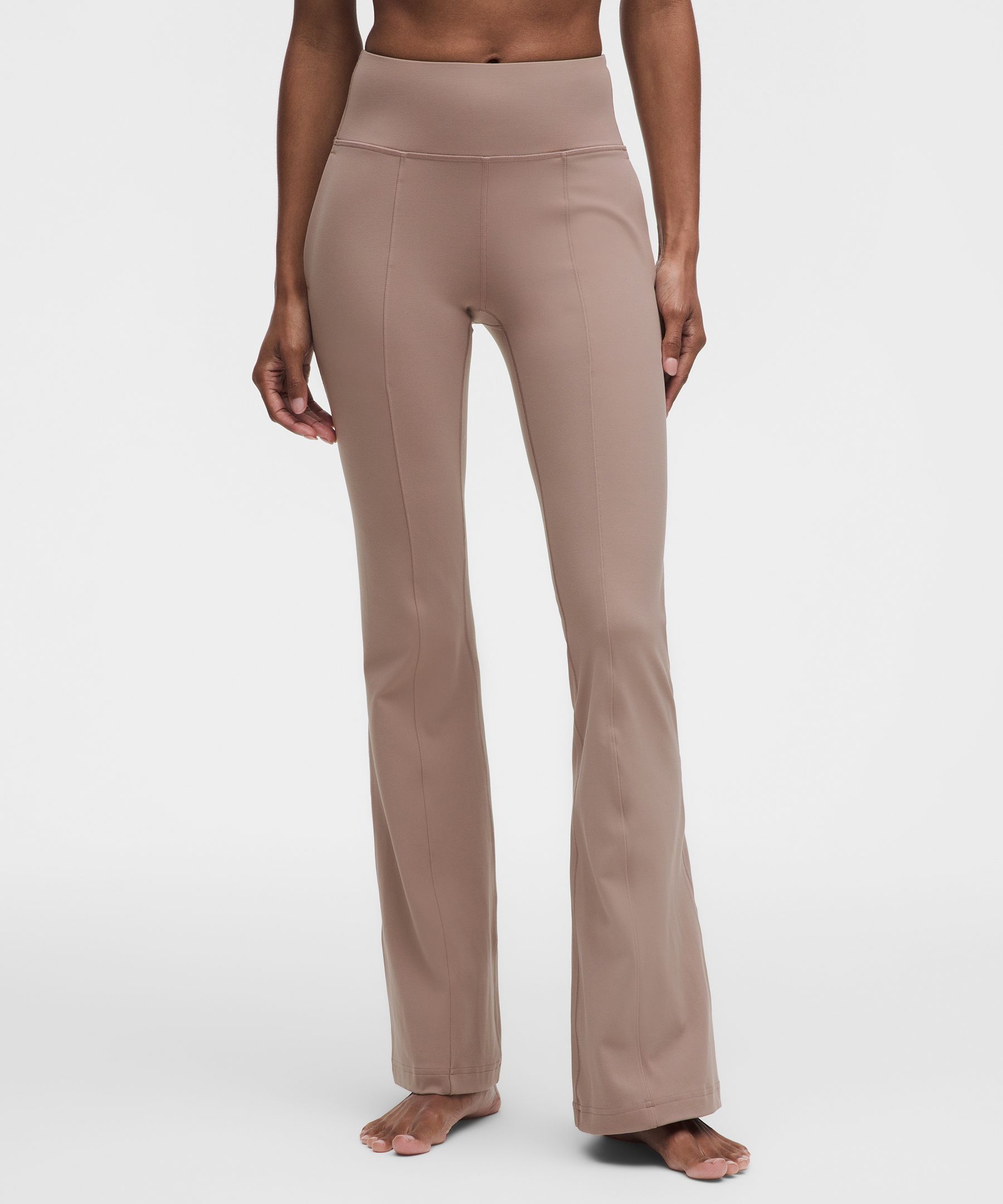 Groove High-Rise Flared Pant with Pockets 32.5