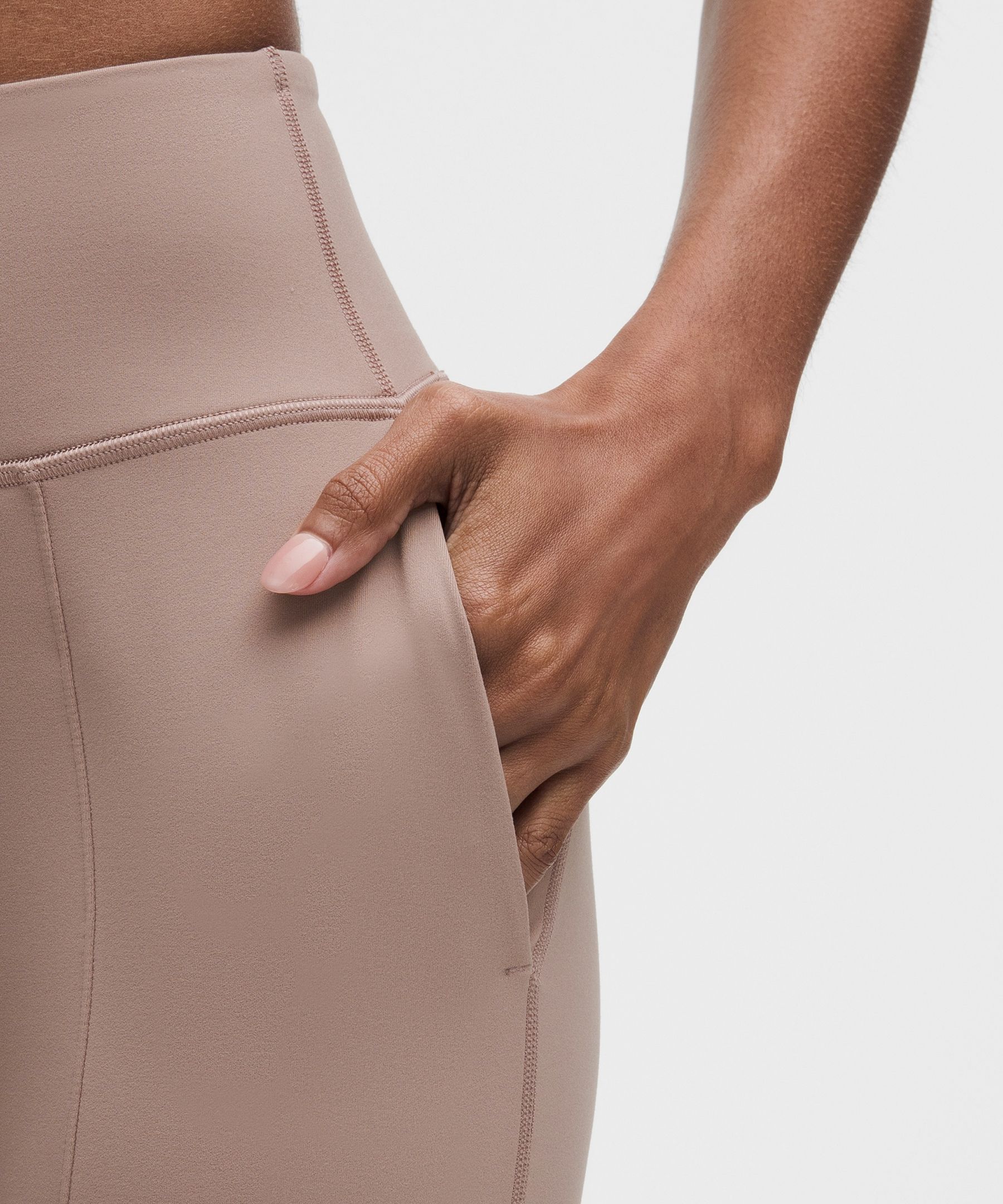 Groove High-Rise Flared Pant with Pockets 32.5