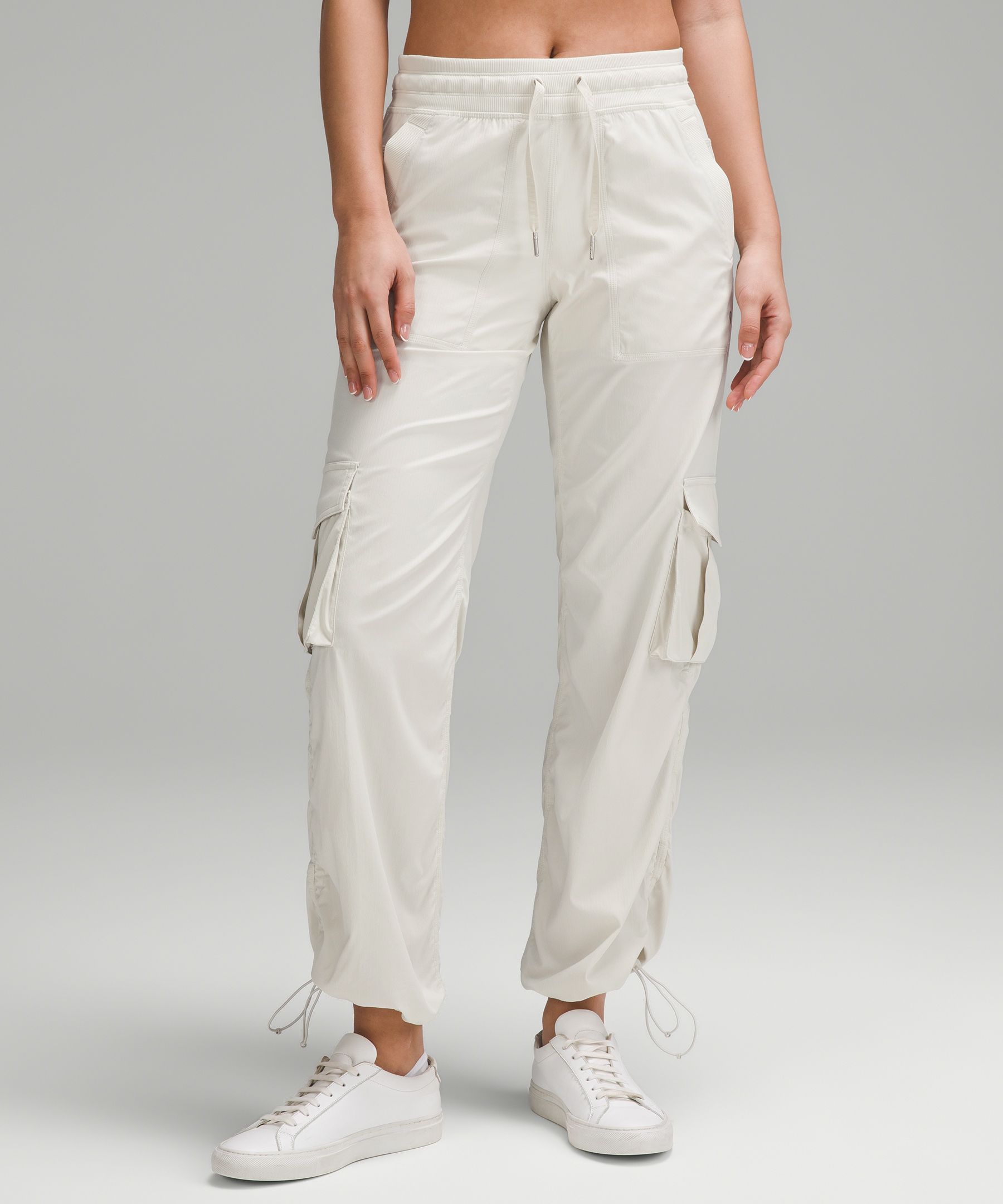 Dance Studio Relaxed-Fit Mid-Rise Cargo Pant *Asia Fit