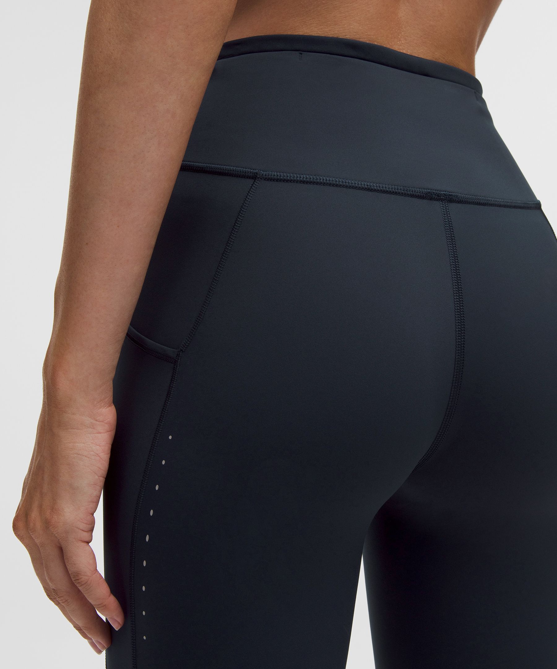 新品未使用！ルルレモン Fast and Free tight 25” サイズ4 Fast and Free High-Rise Tight 25