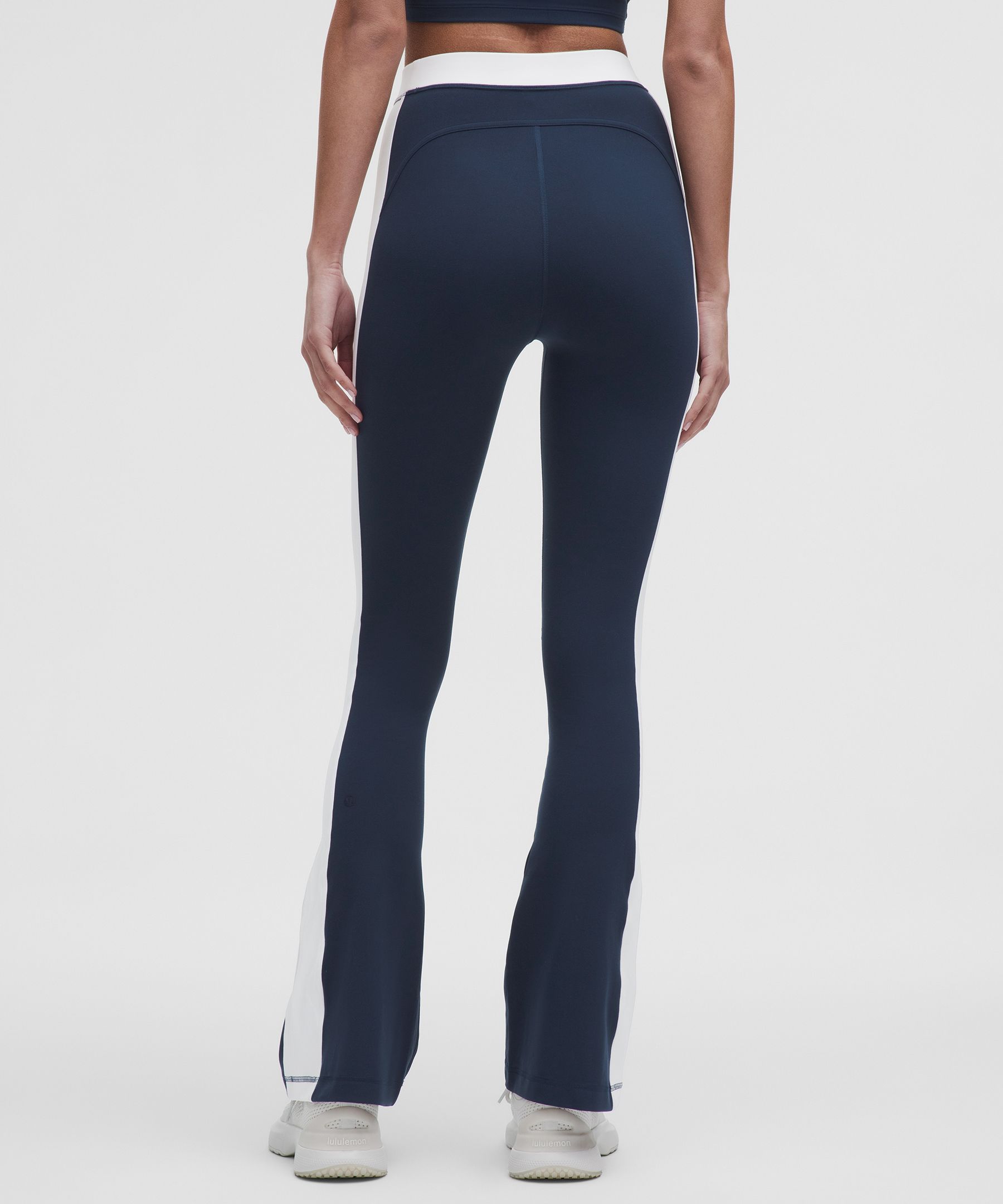 【lululemon】ヨガ Nulu High-Rise Flared Pant フレア パンツ Nulu High-Rise Flared Pant | Women's Pants | lululemon