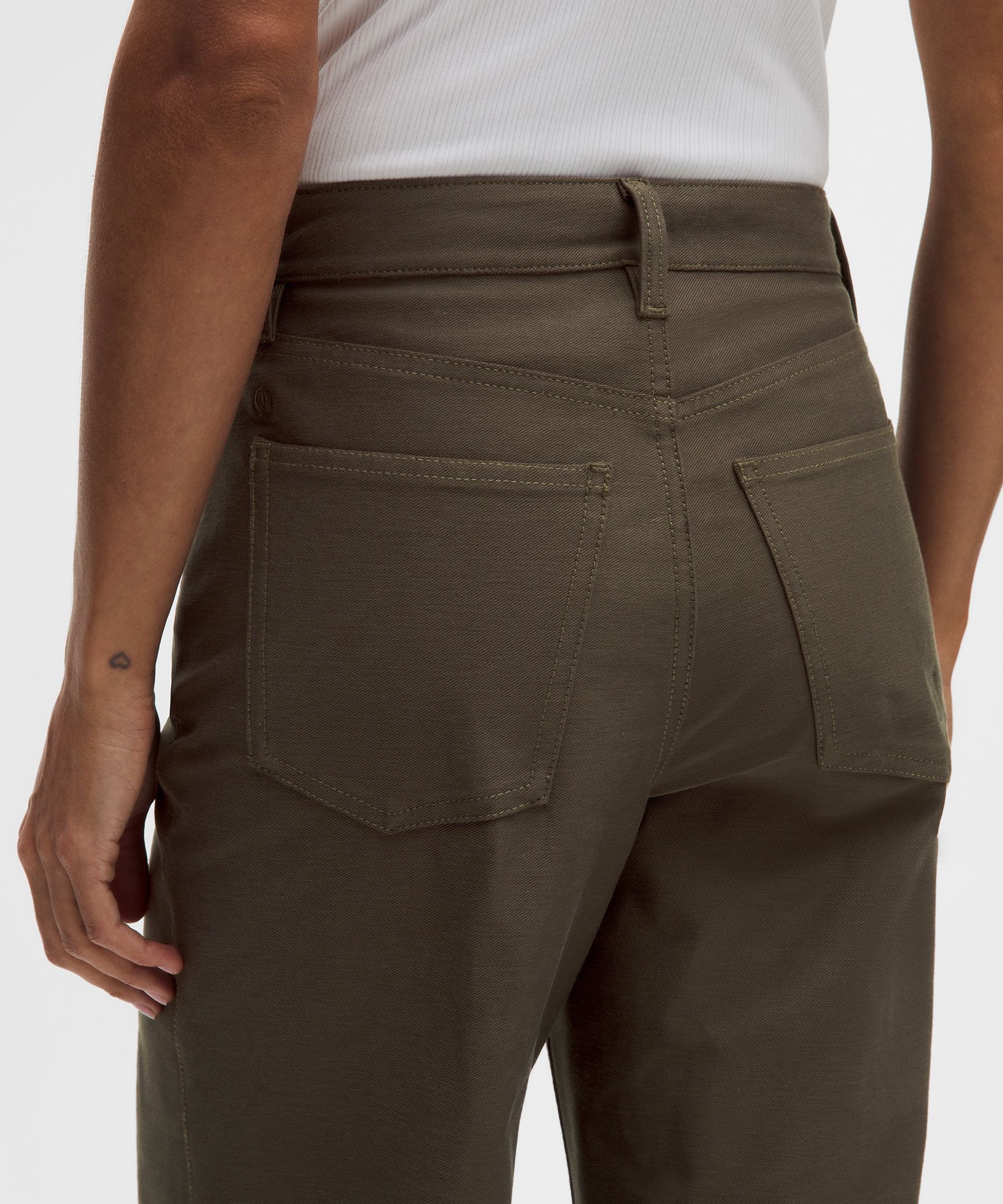 EasyFive High-Rise Subtle-Flare Pant *Regular