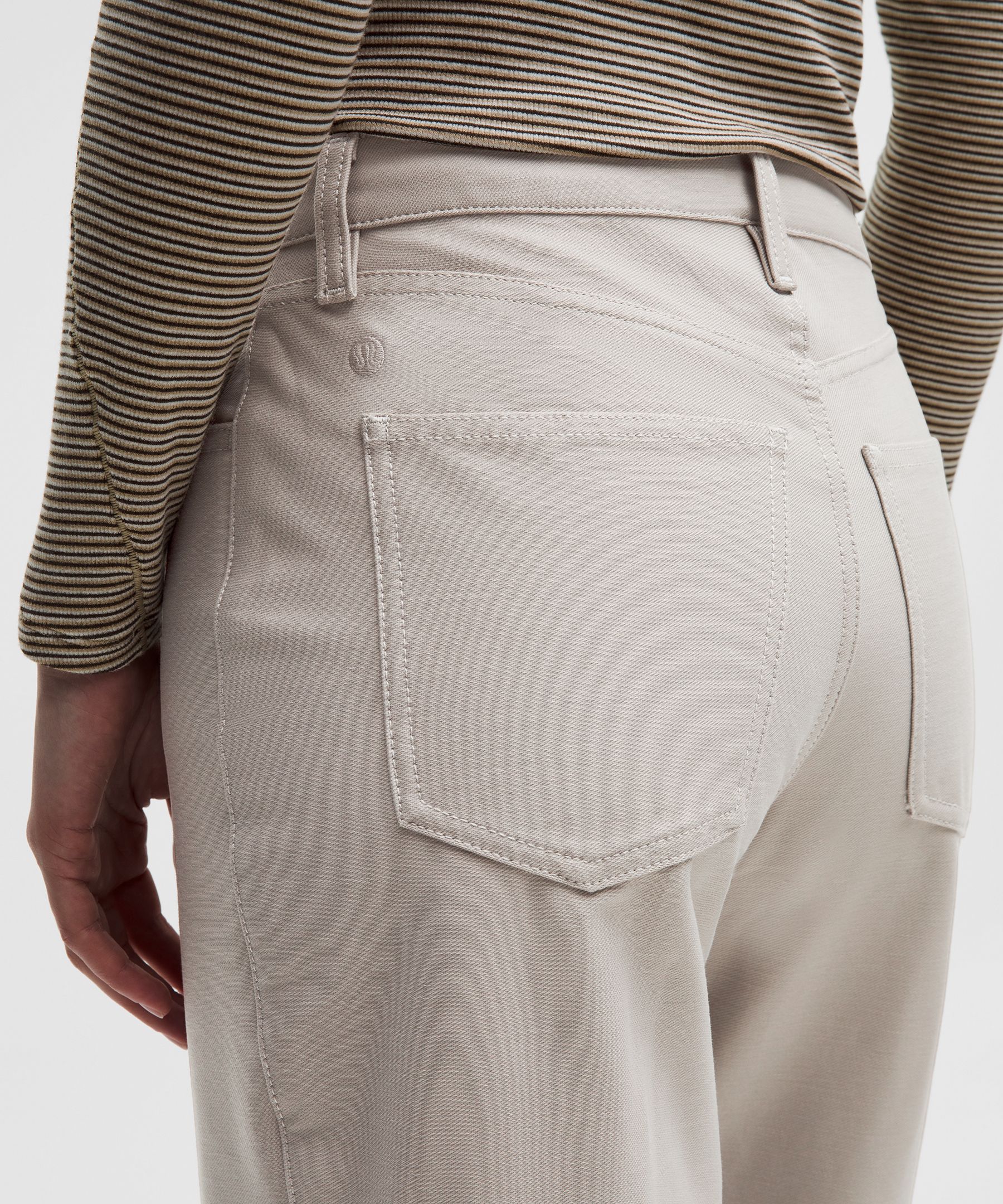 EasyFive High-Rise Subtle-Flare Pant *Regular