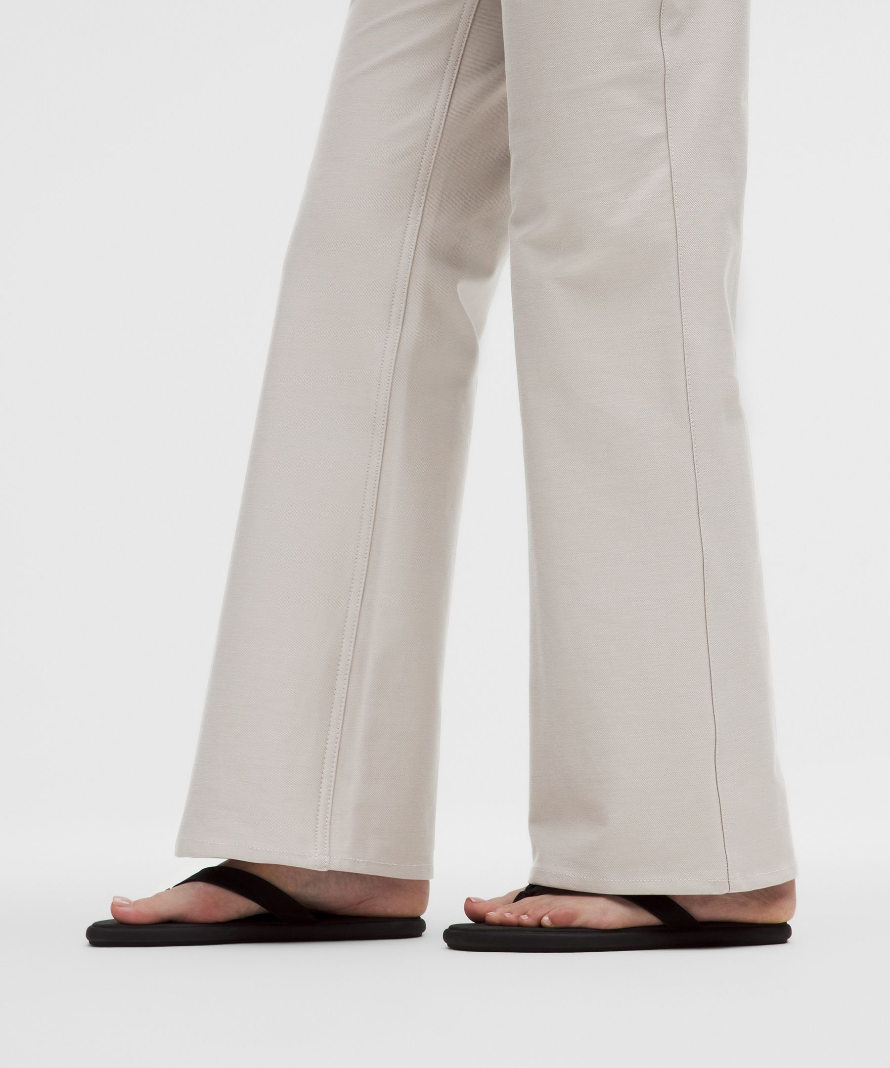 EasyFive High-Rise Subtle-Flare Pant *Regular