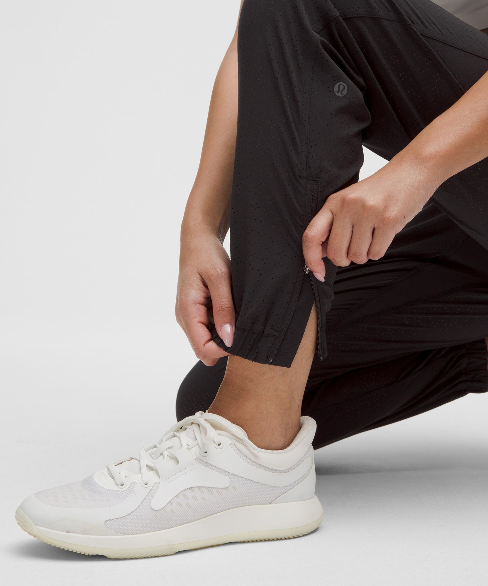 Lululemon Adapted State Perforated High-Rise Jogger — фото 6