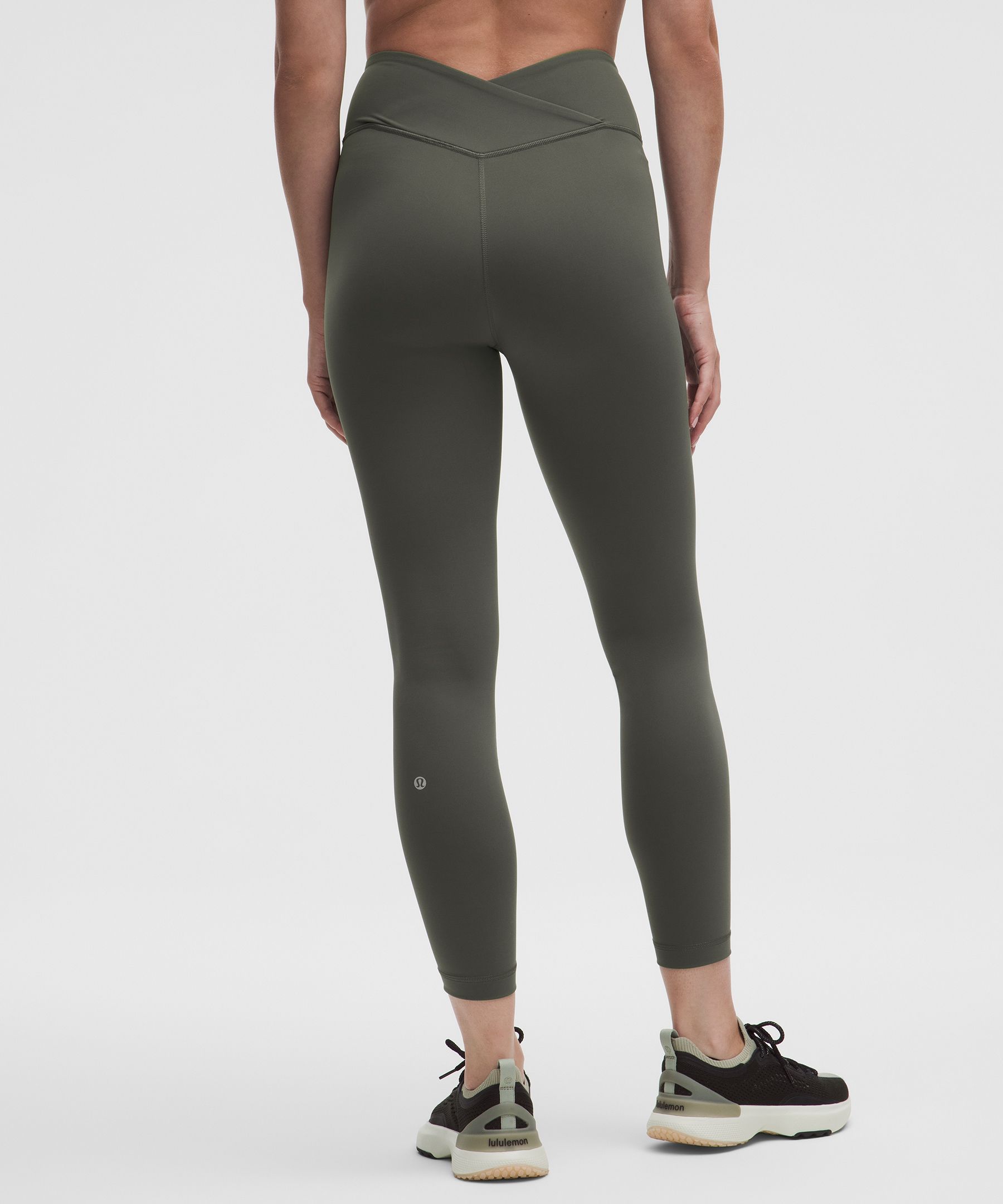 Lululemon Wunder Train V-back Tight 25"