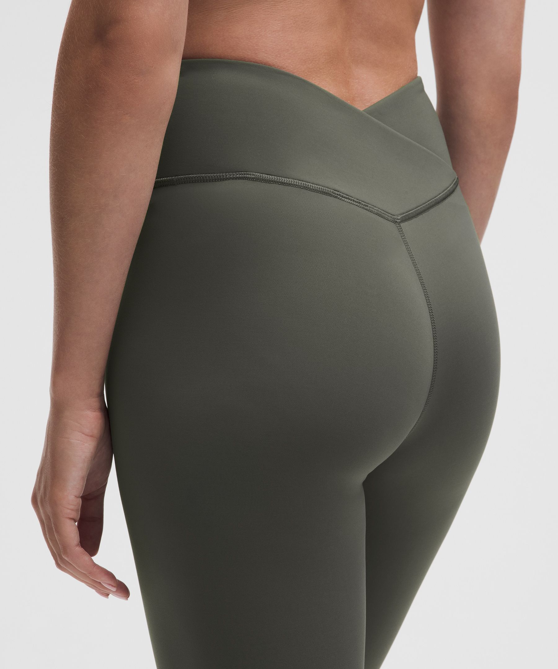 Lululemon Wunder Train V-back Tight 25"