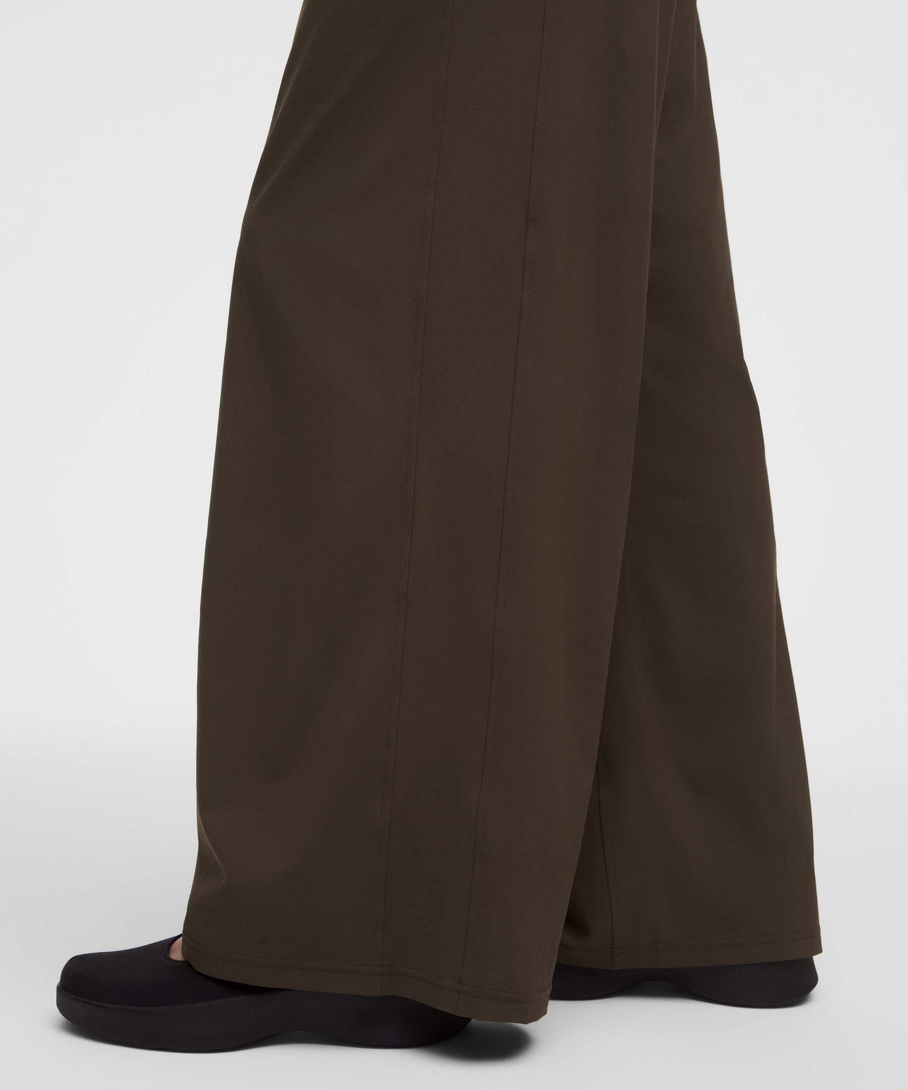 Swift High-Rise Wide-Leg Pant *Logo Waistband
