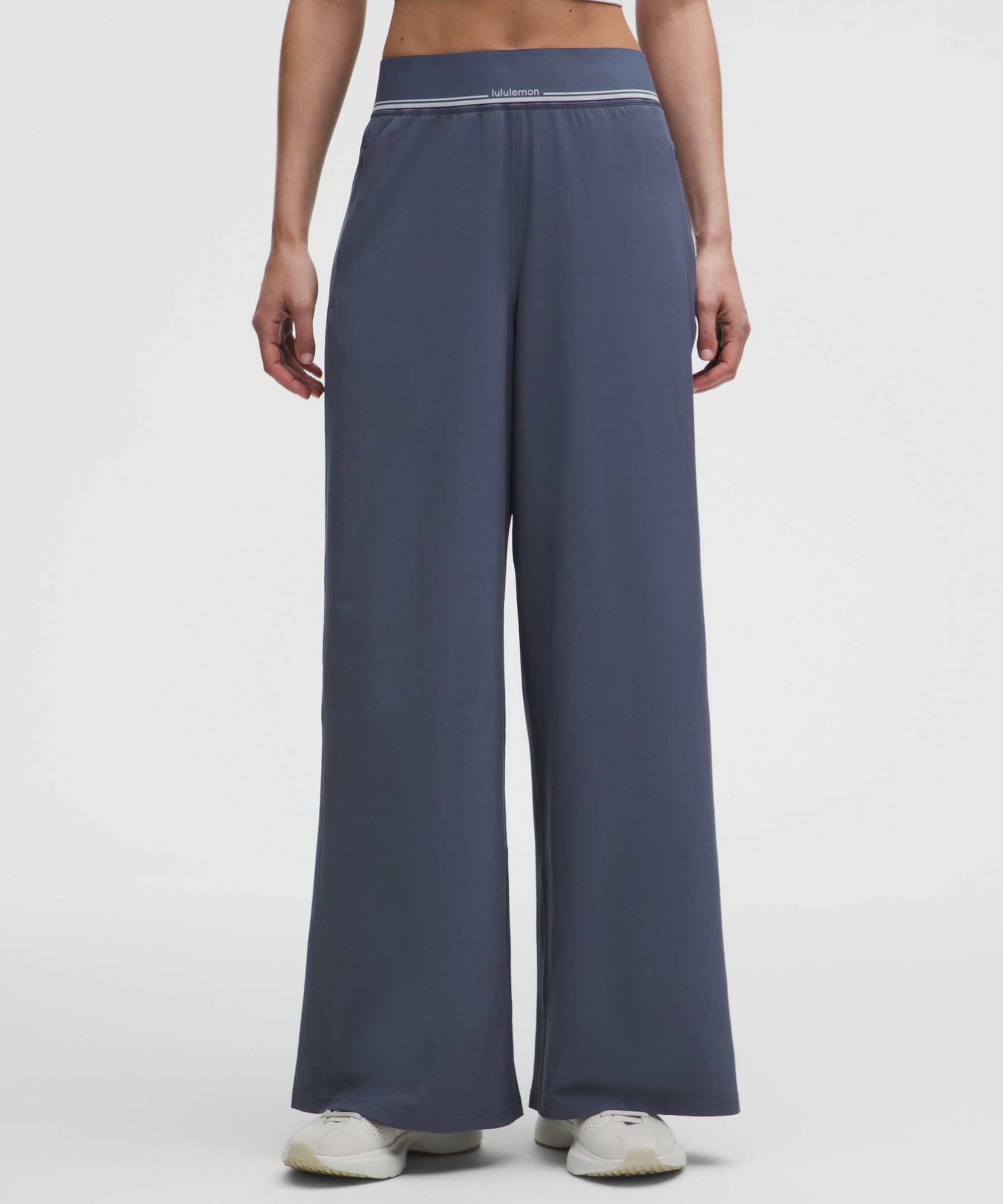 Swift High-Rise Wide-Leg Pant *Logo Waistband