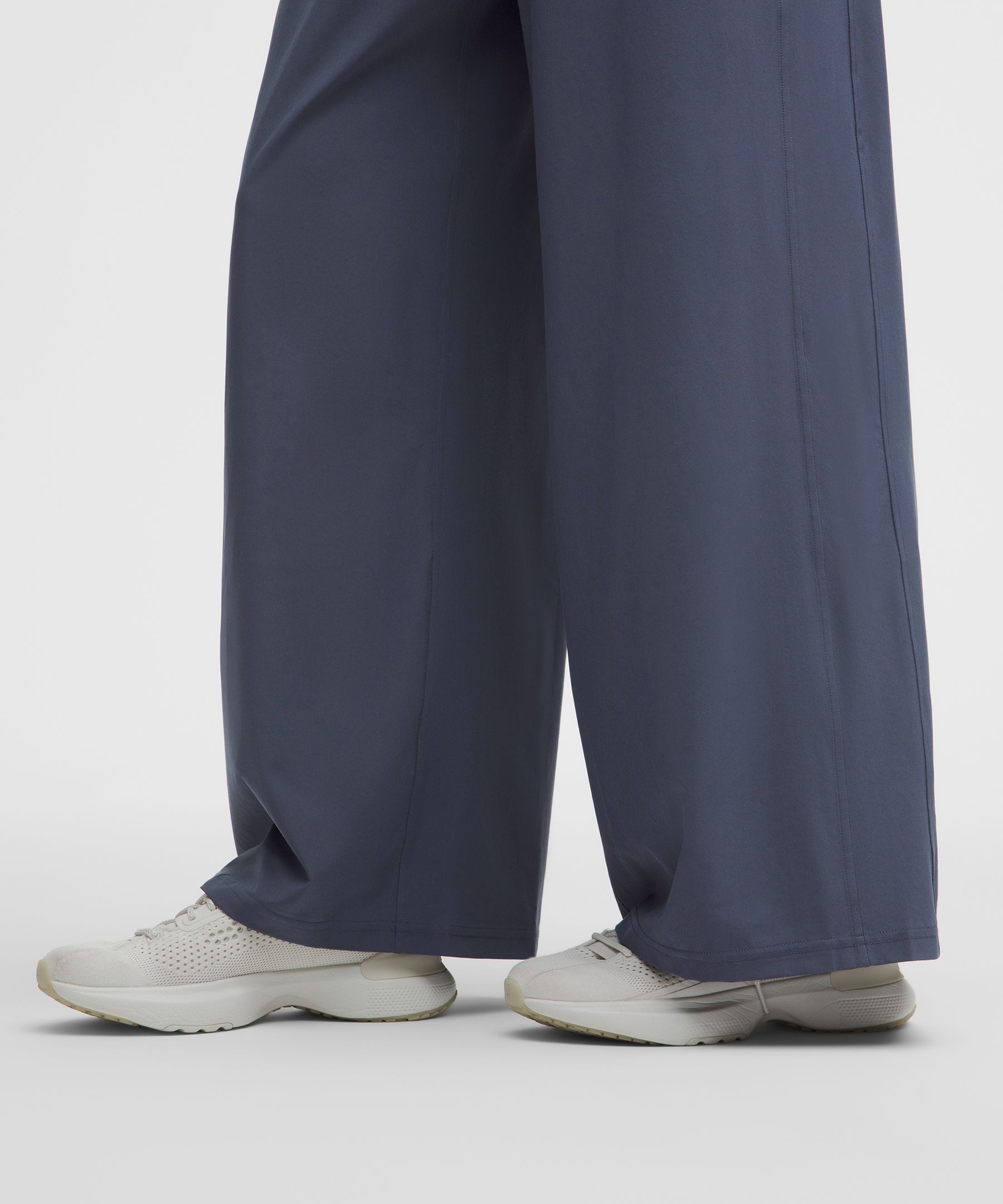 Swift High-Rise Wide-Leg Pant *Logo Waistband
