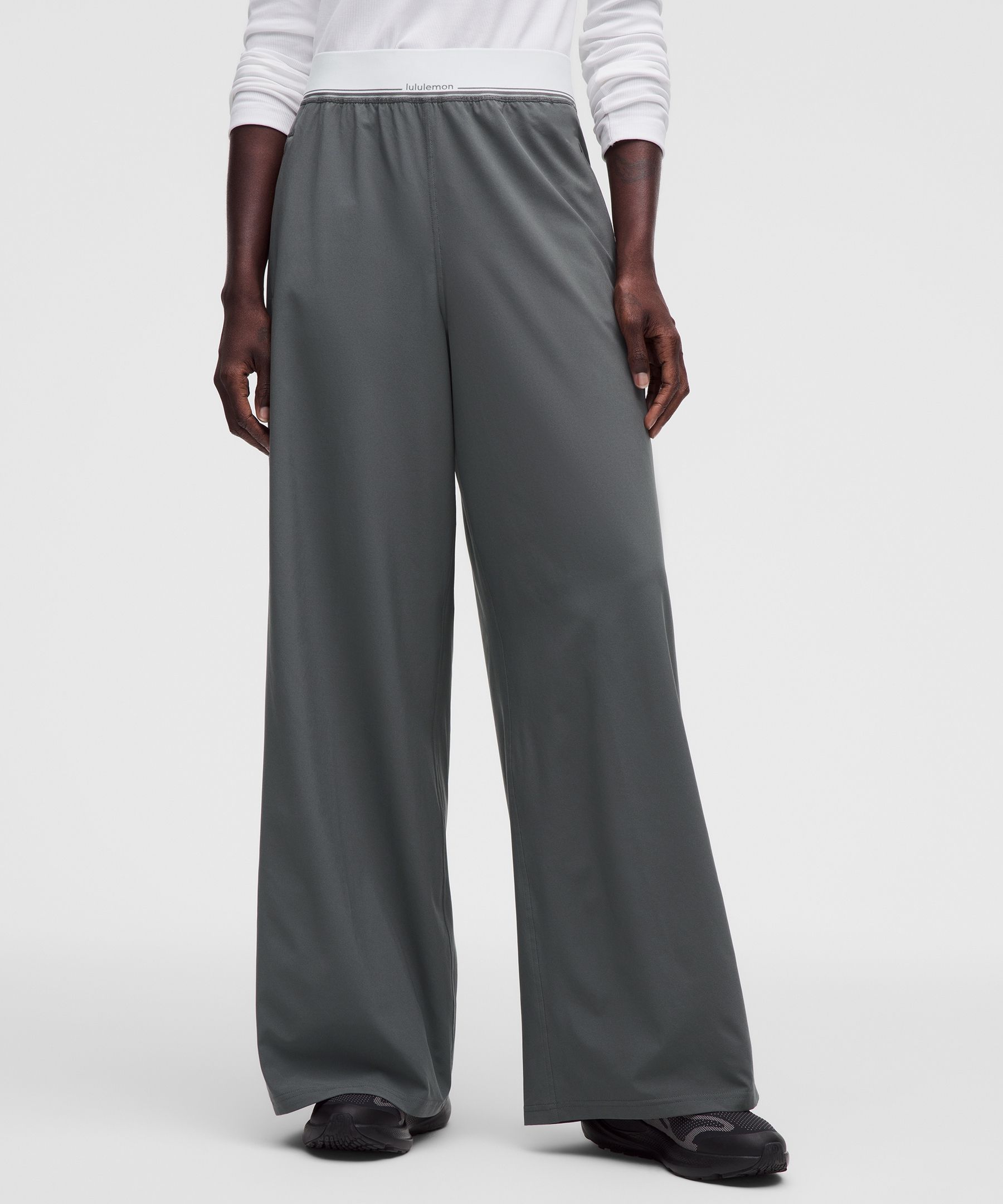 Swift High-Rise Wide-Leg Pant *Logo Waistband