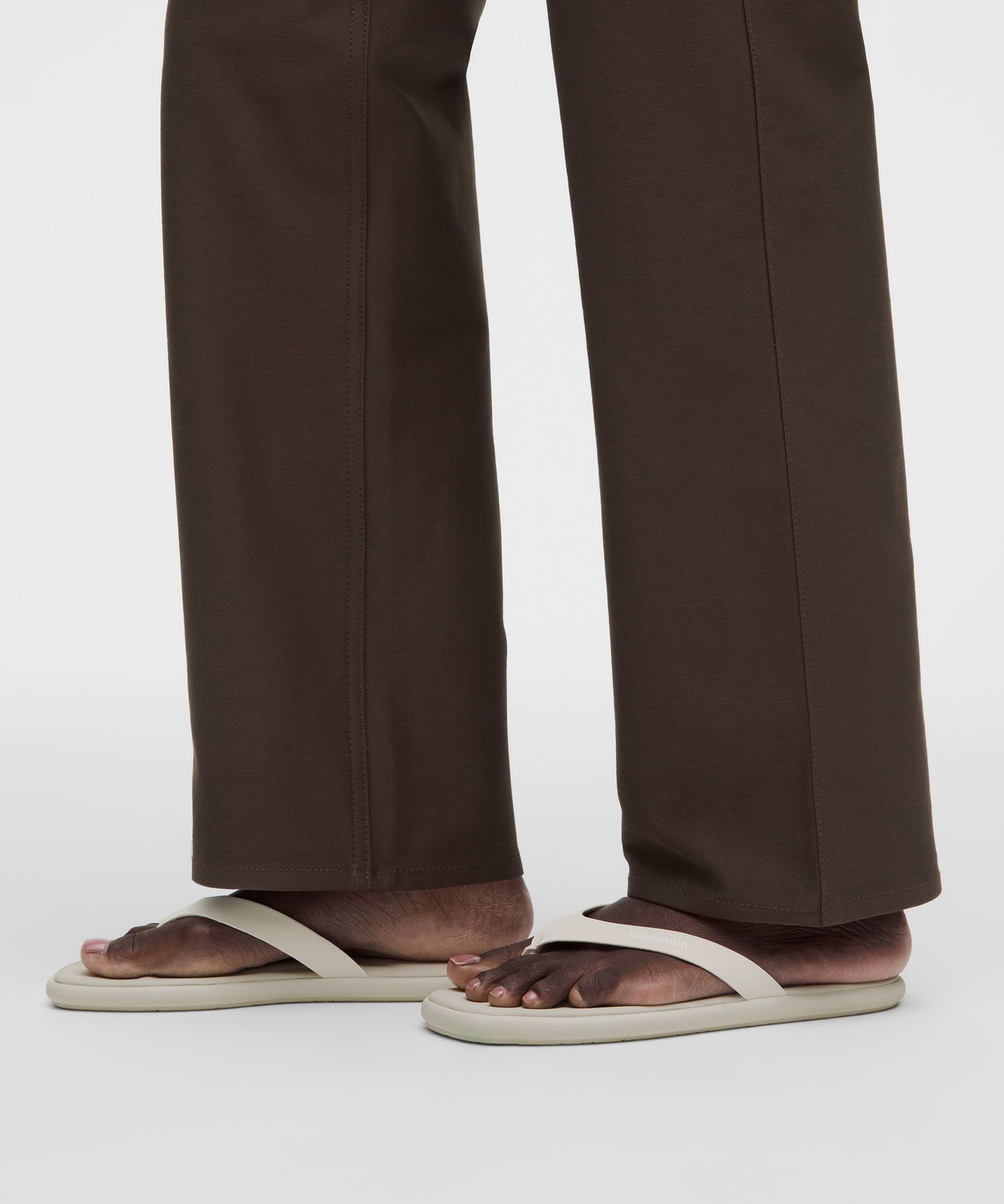 Pantalon EasyFive taille mi-haute &agrave; coupe droite d&eacute;contract&eacute;e *Standard