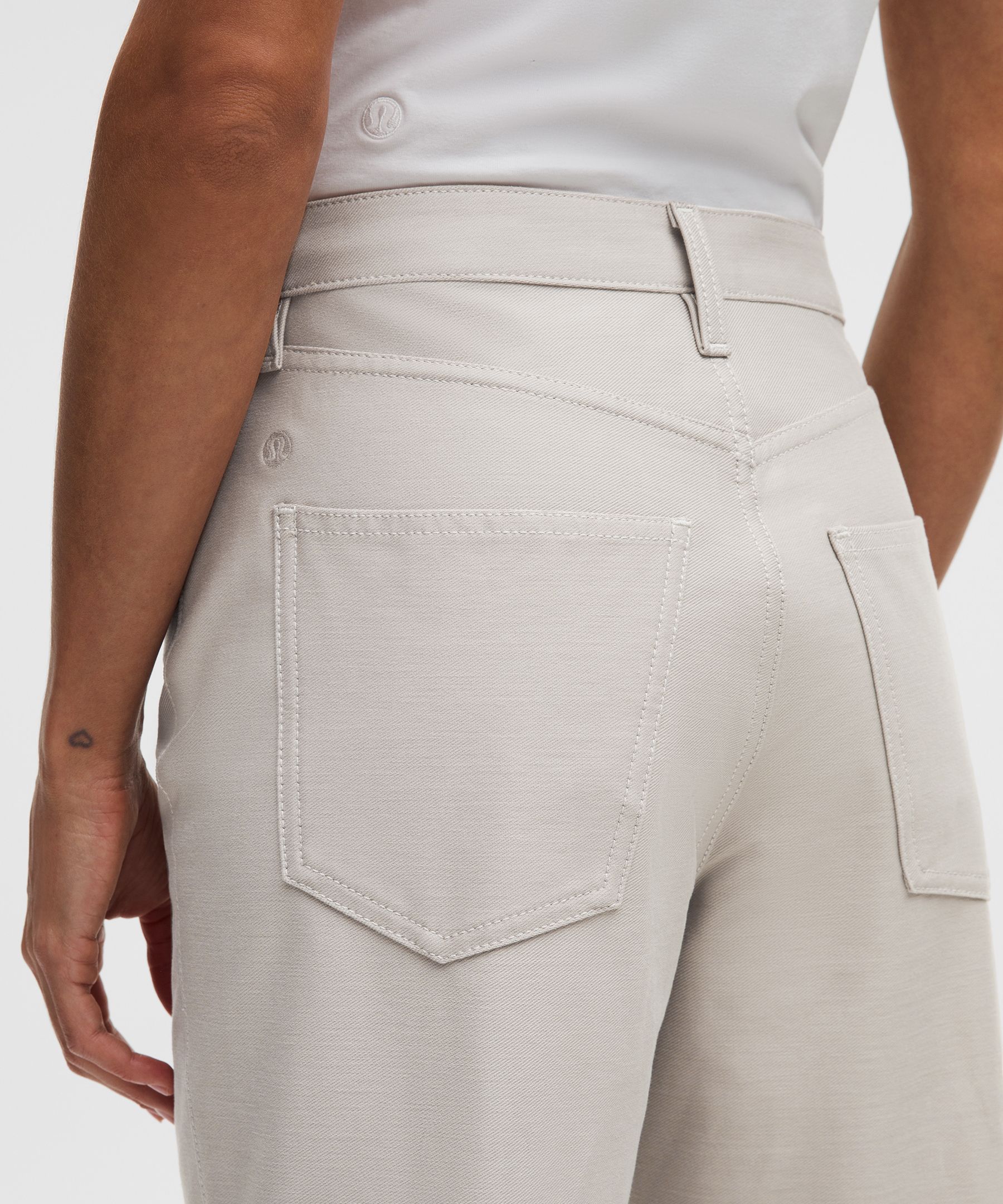 EasyFive Mid-Rise Relaxed-Straight Pant *Regular