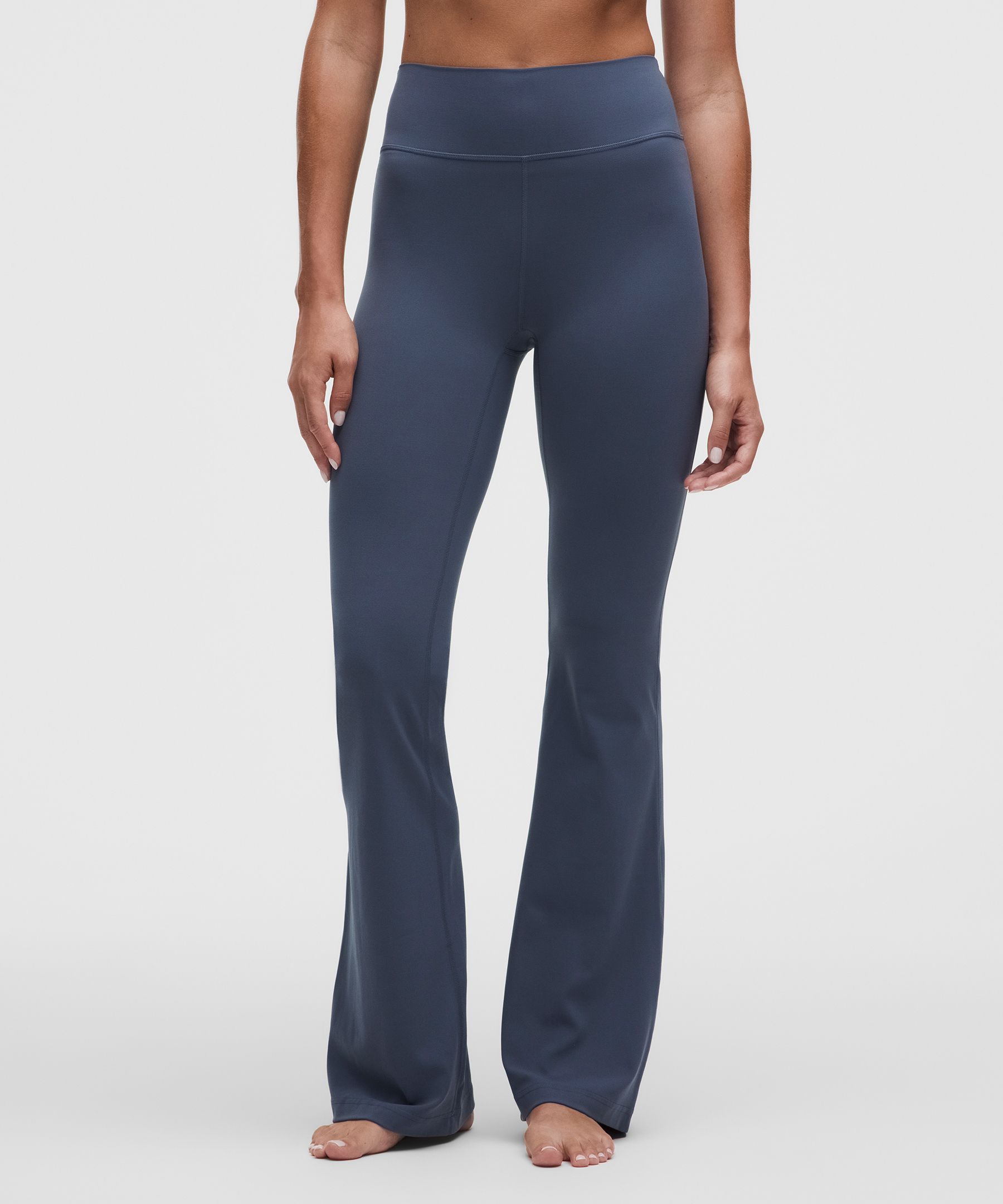 Groove Hose mit ausgestelltem Bein und hohem Bund aus Nulu *Kurz