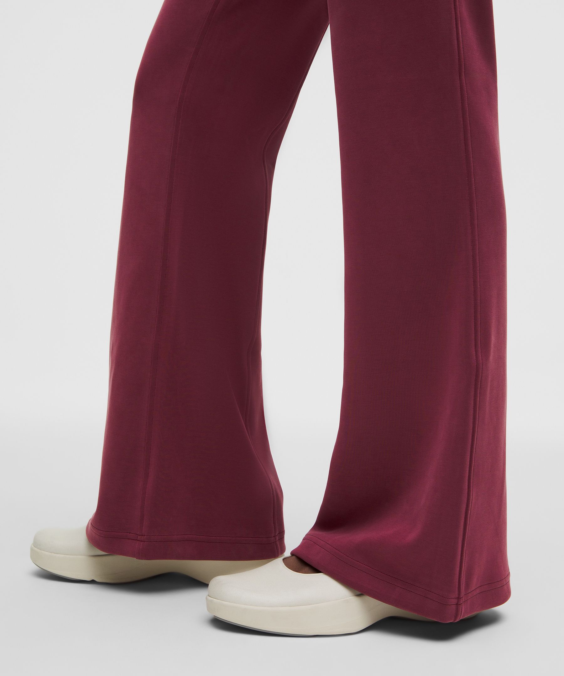 Brushed Softstreme Mid-Rise Flared Pant *Regular