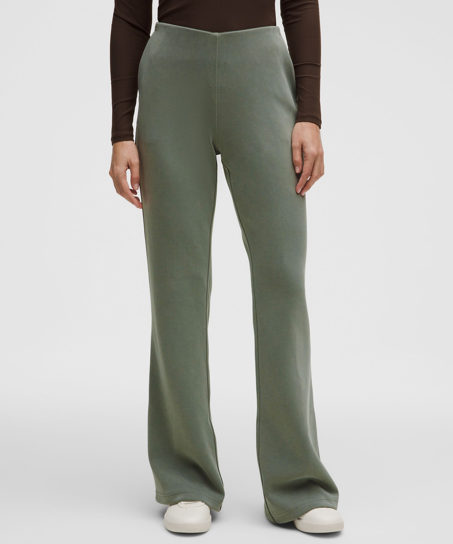 Brushed Softstreme Mid-Rise Flared Pant *Regular