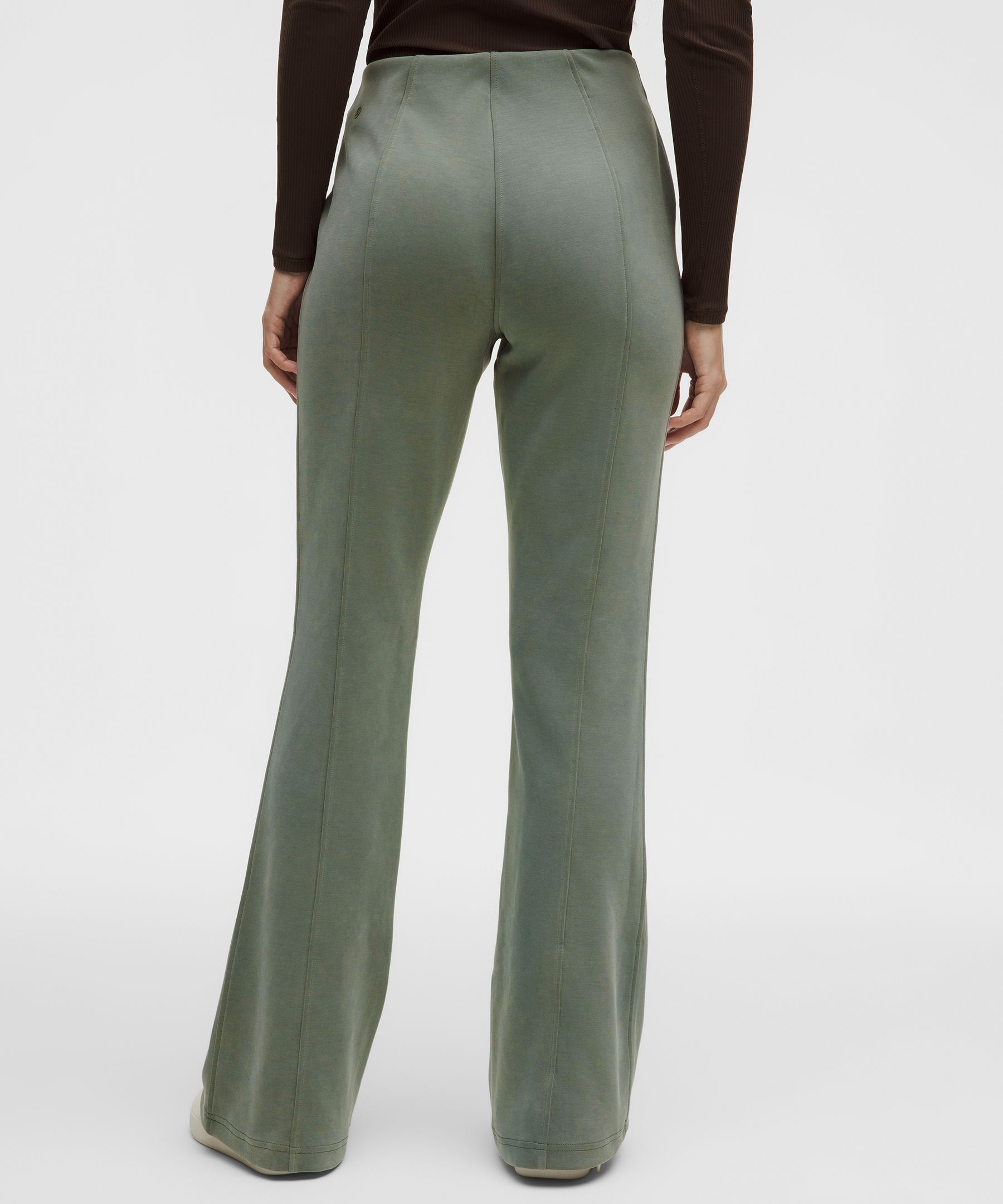 Brushed Softstreme Mid-Rise Flared Pant *Regular