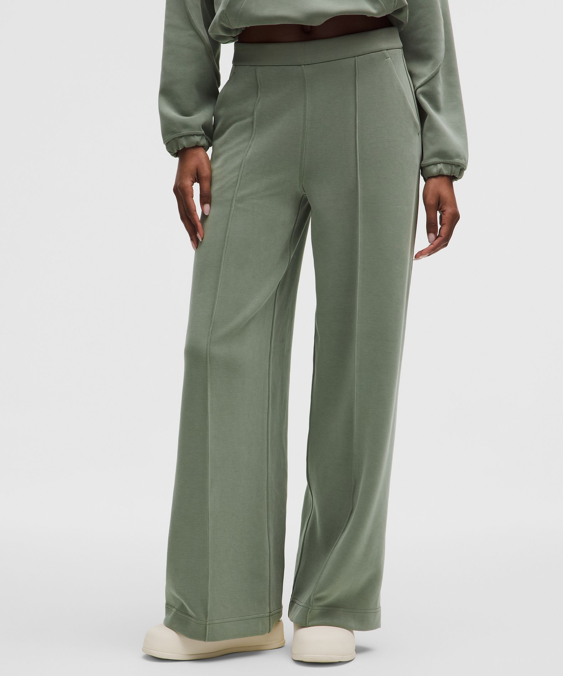 Brushed Softstreme Pintuck High-Rise Wide-Leg Pant *Regular