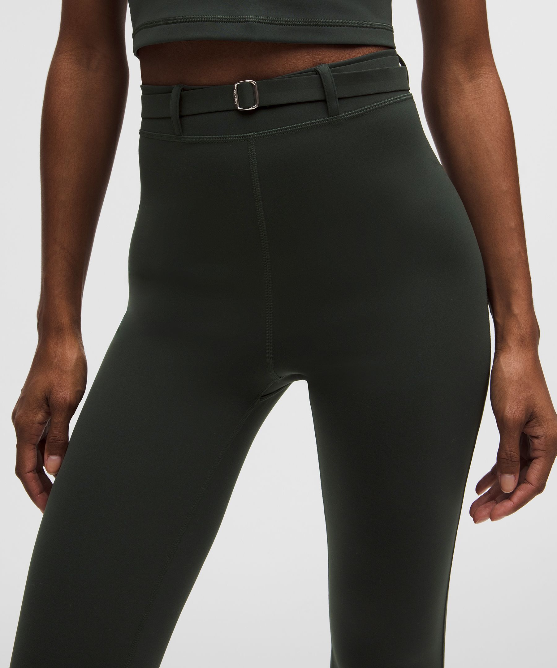 Leggings de talle superalto de tejido Everlux con cintur&oacute;n, 71&nbsp;cm