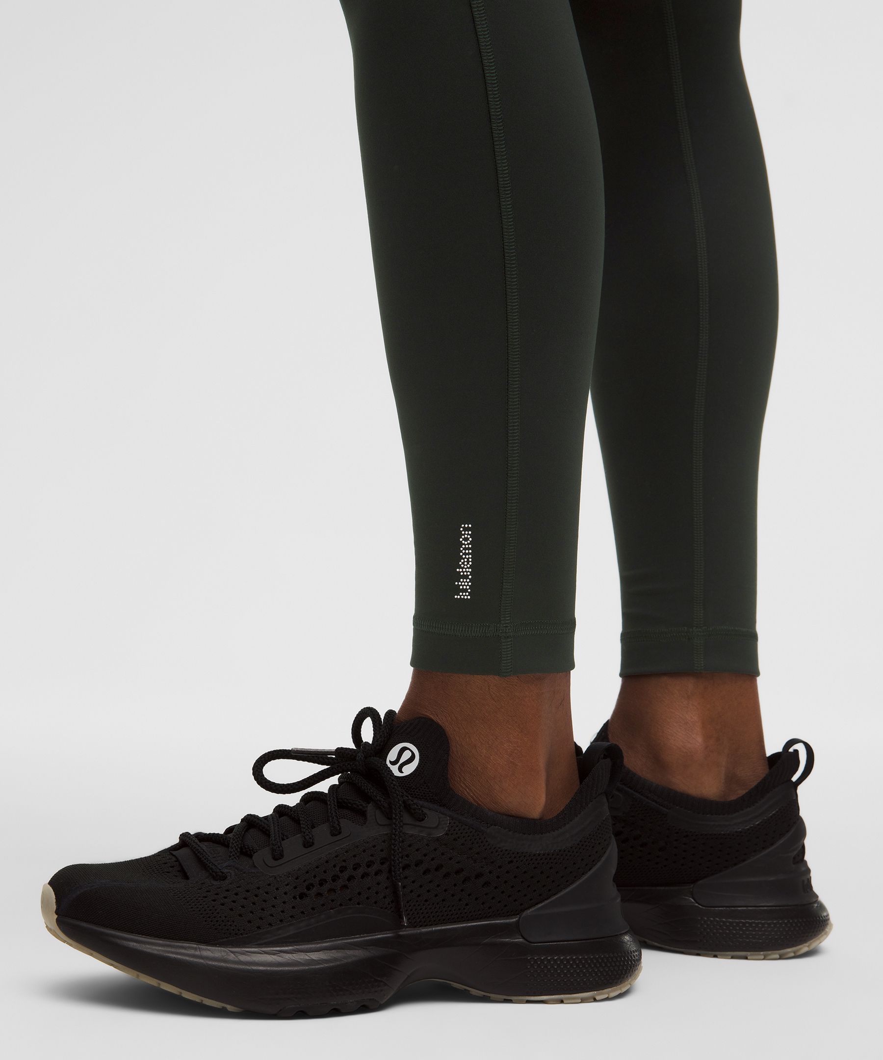 Leggings de talle superalto de tejido Everlux con cintur&oacute;n, 71&nbsp;cm