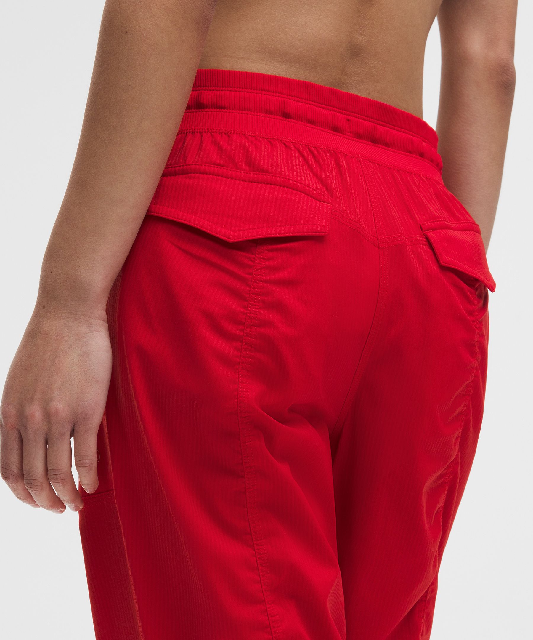 Dance Studio Relaxed-Fit Mid-Rise Pants *Asia Fit