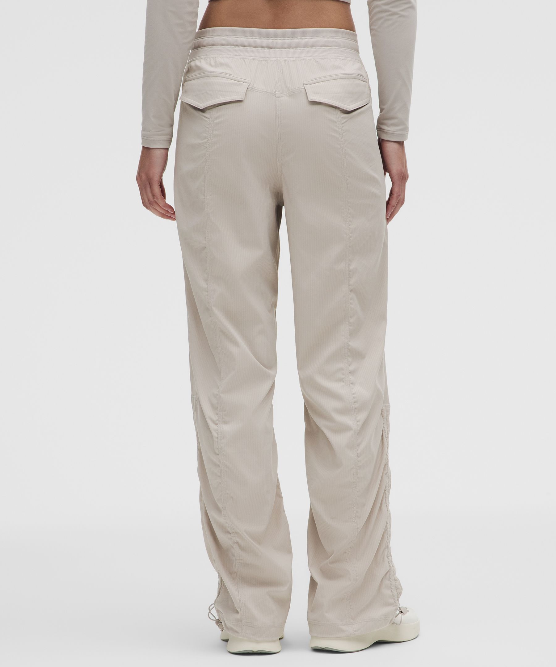 Dance Studio Relaxed-Fit Mid-Rise Pants *Asia Fit