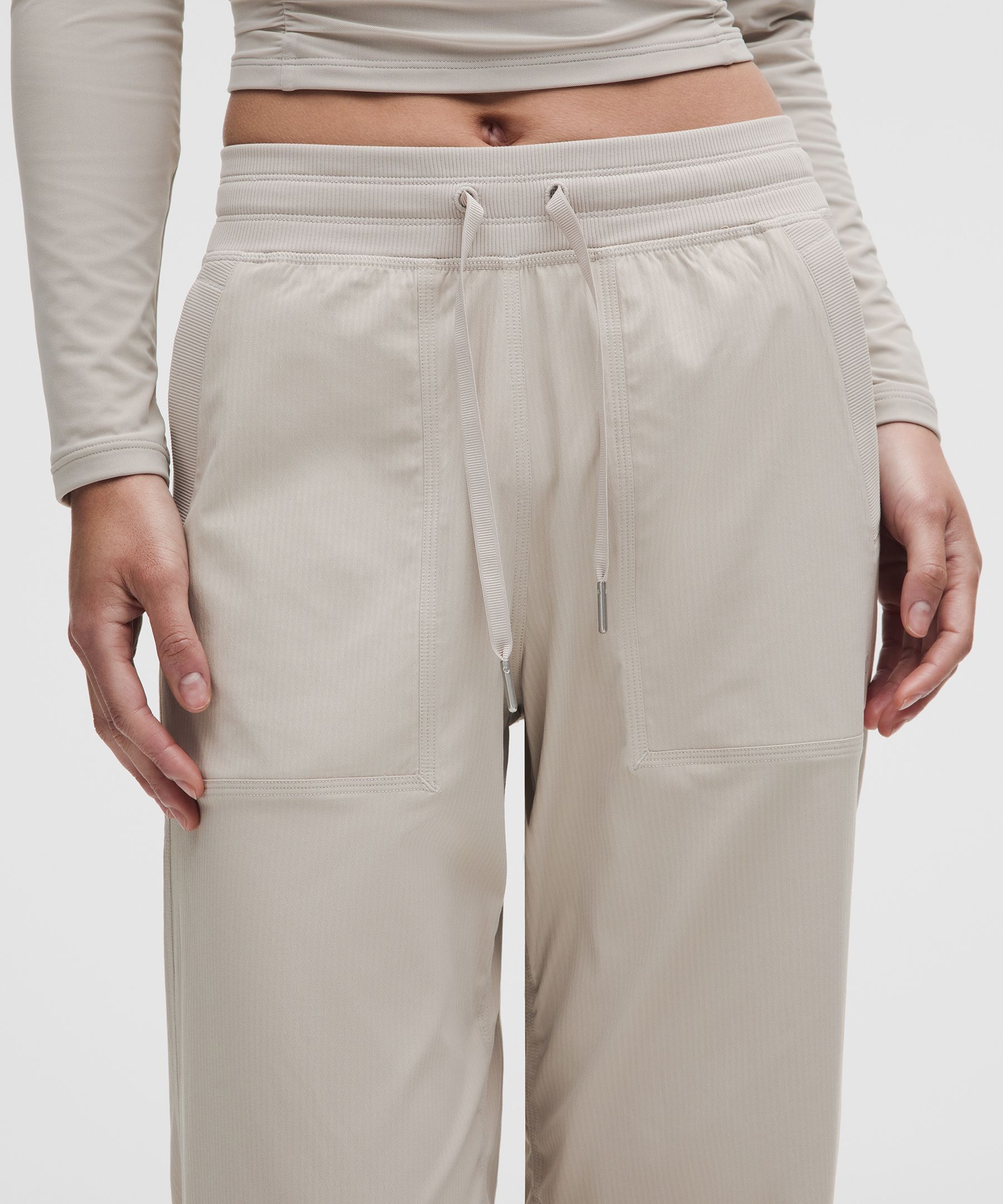 Dance Studio Relaxed-Fit Mid-Rise Pants *Asia Fit