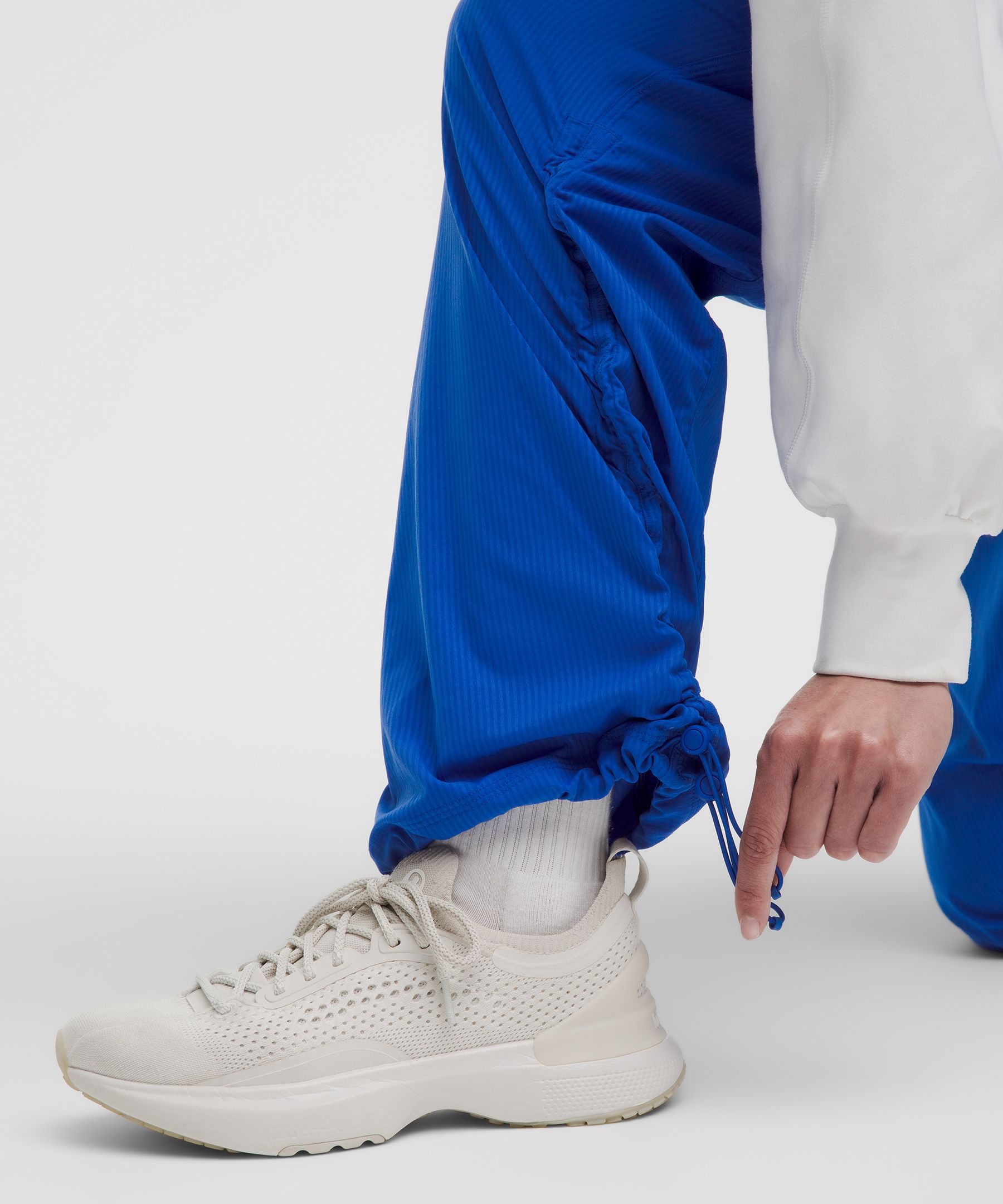 Dance Studio Relaxed-Fit Mid-Rise Pants *Asia Fit