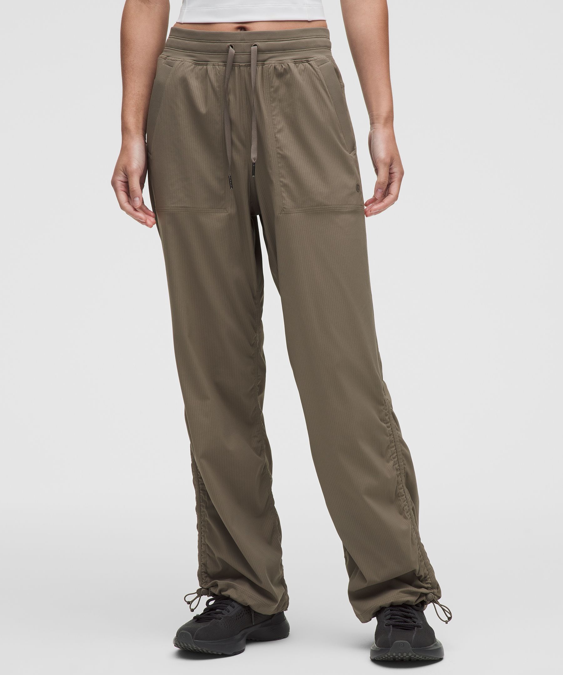 Dance Studio Relaxed-Fit Mid-Rise Pants *Asia Fit