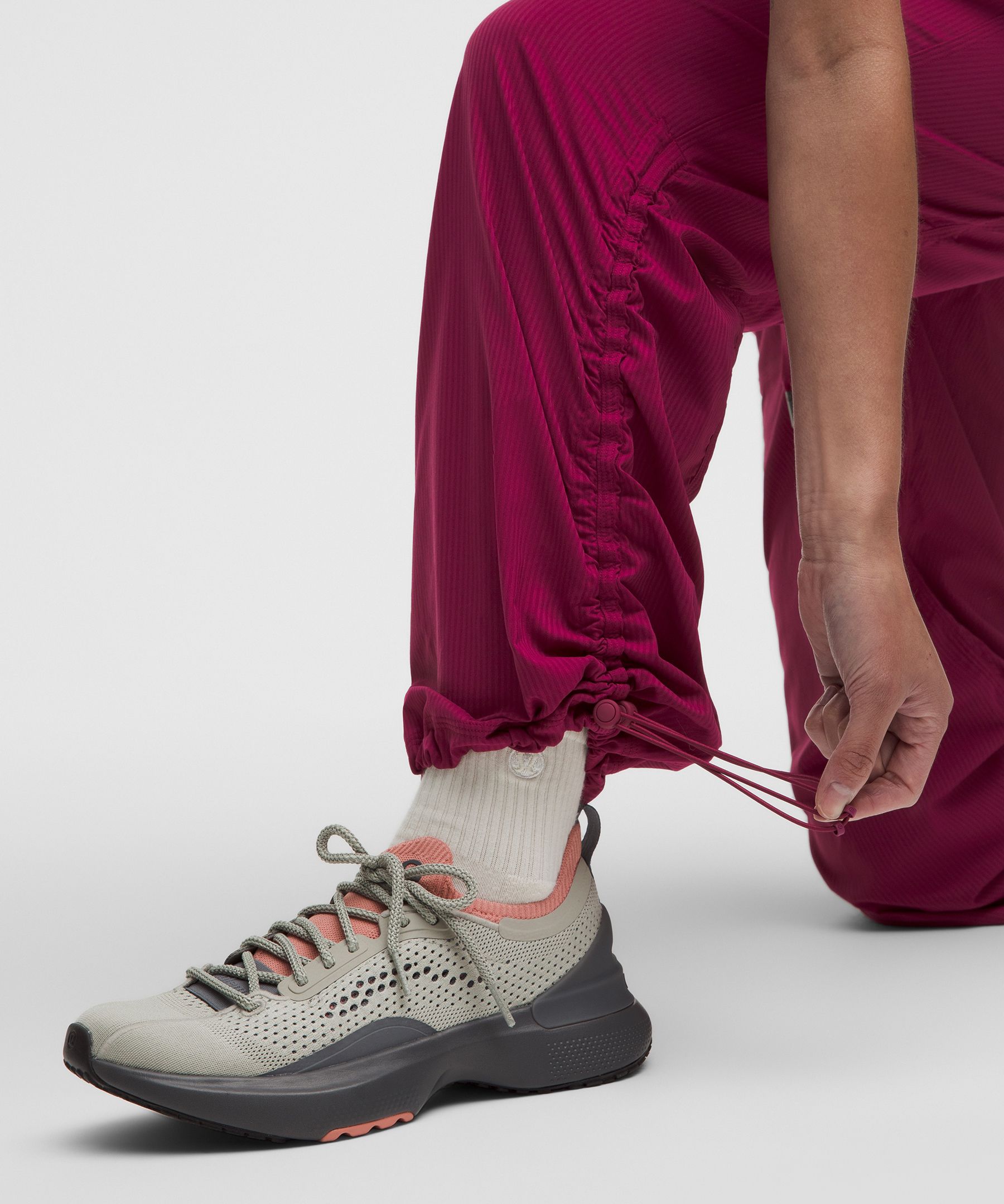 Dance Studio Relaxed-Fit Mid-Rise Pants *Asia Fit