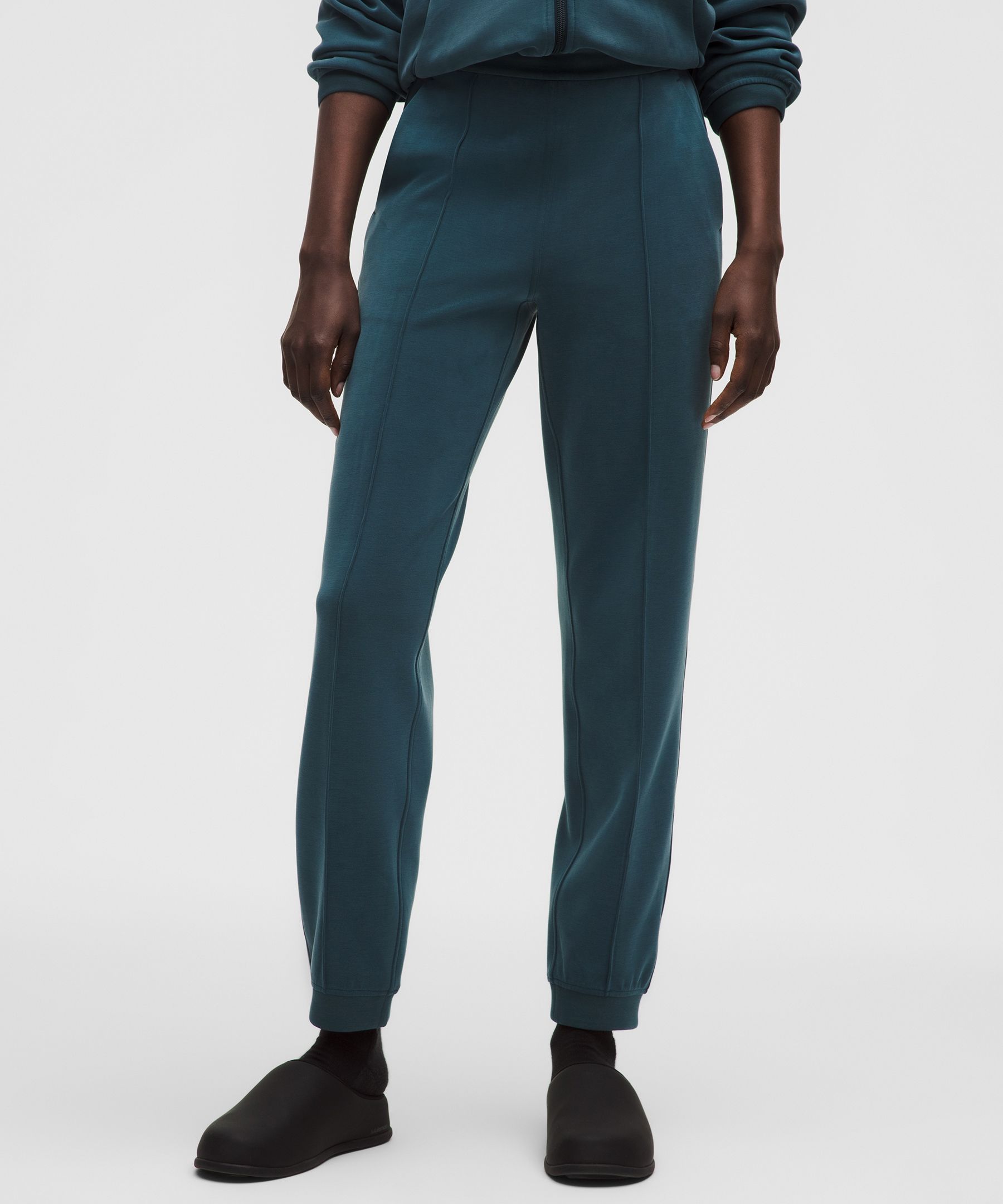 Softstreme Classic-Fit High-Rise Jogger