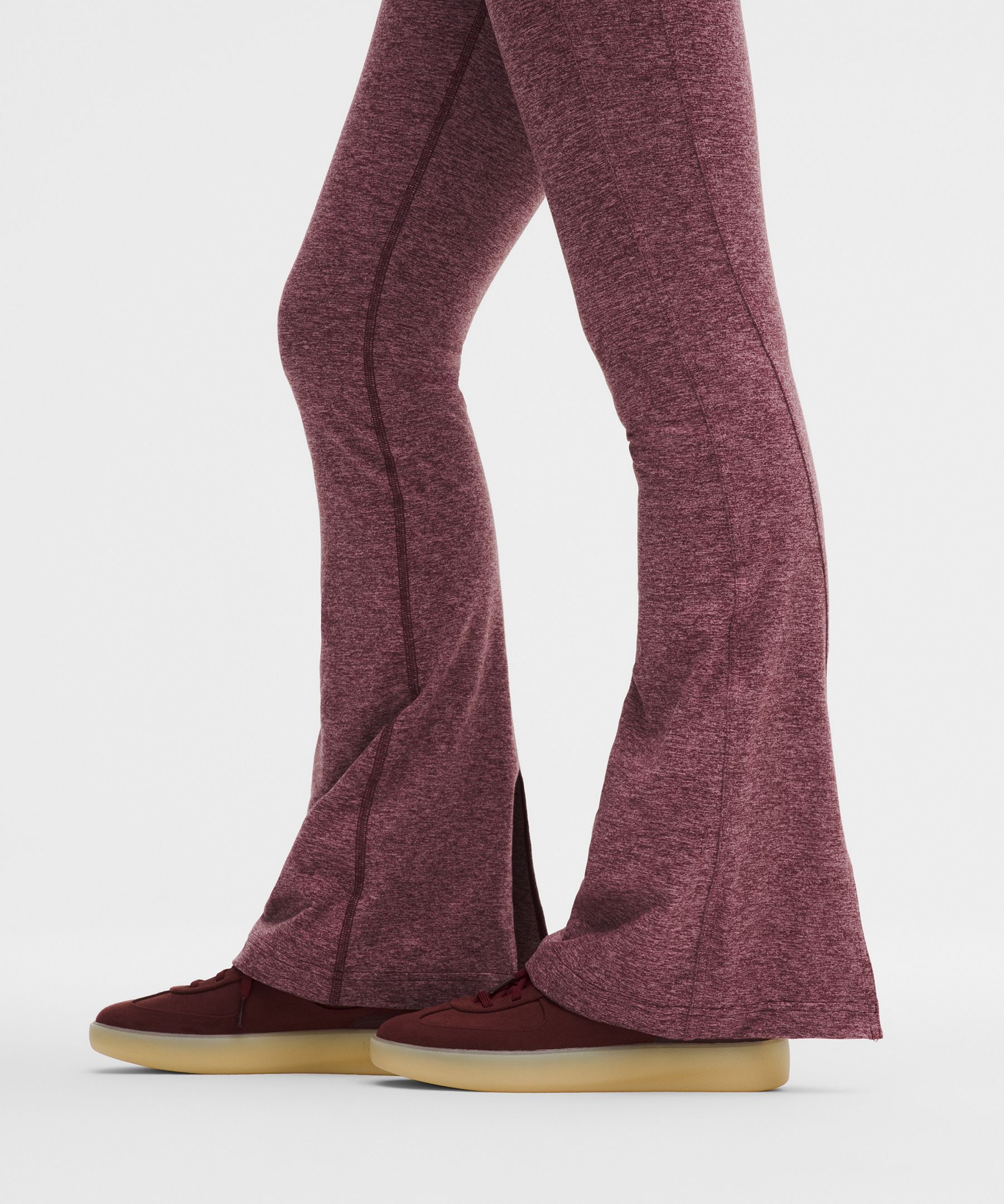 タグ　新品|ルルレモン　ソフトスエード調　スプリットヘムフレアパンツ ニューイヤー Softy Suedey ハイライズ スプリットヘム フレアパンツ