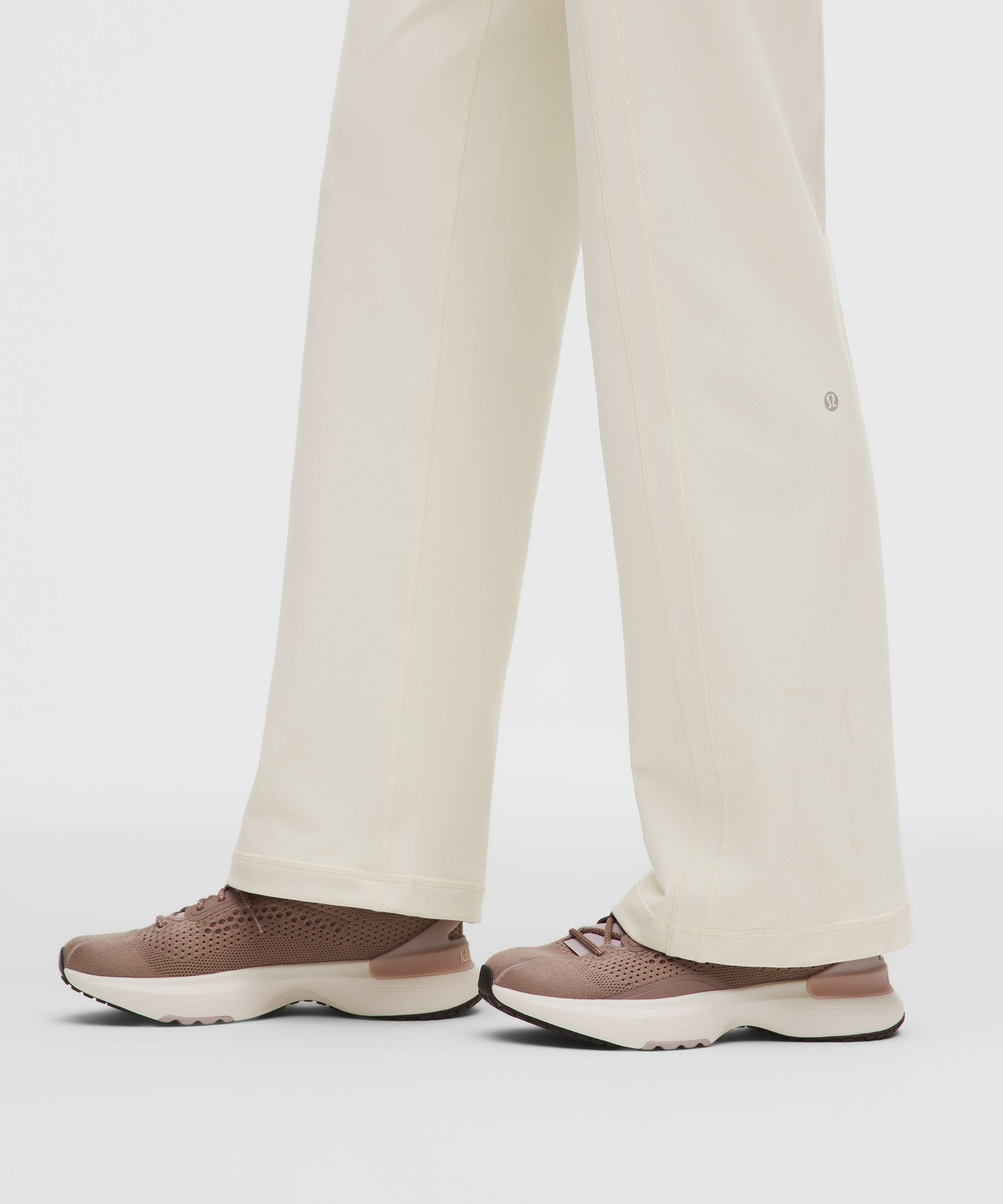Define Mid-Rise Track Pant *Luon