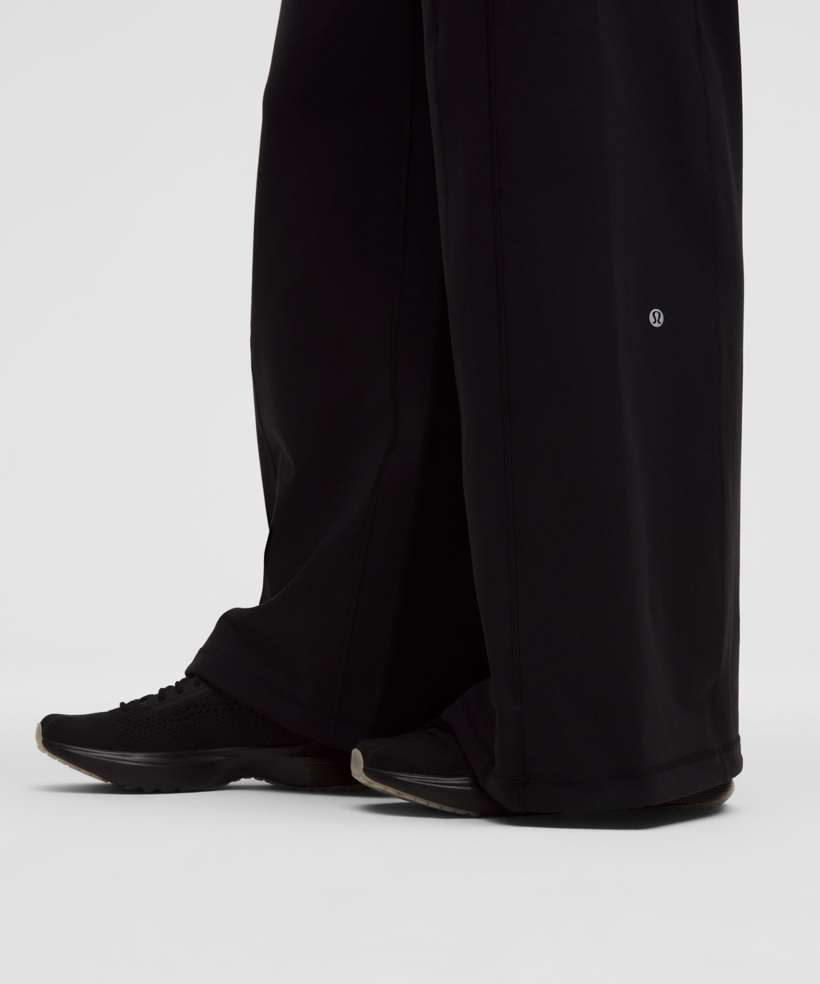Женские брюки Lululemon Define Wide-Leg Luon — фото 7