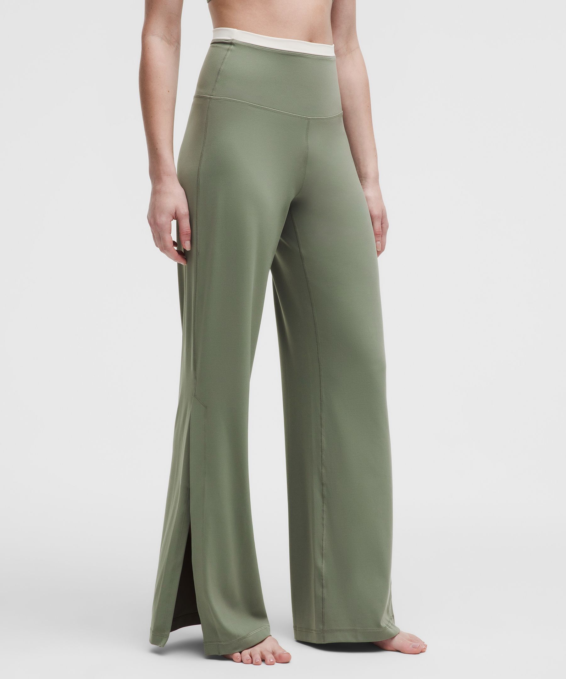Pantal&oacute;n lululemon Align&trade; de tiro superalto con aberturas laterales *Trim