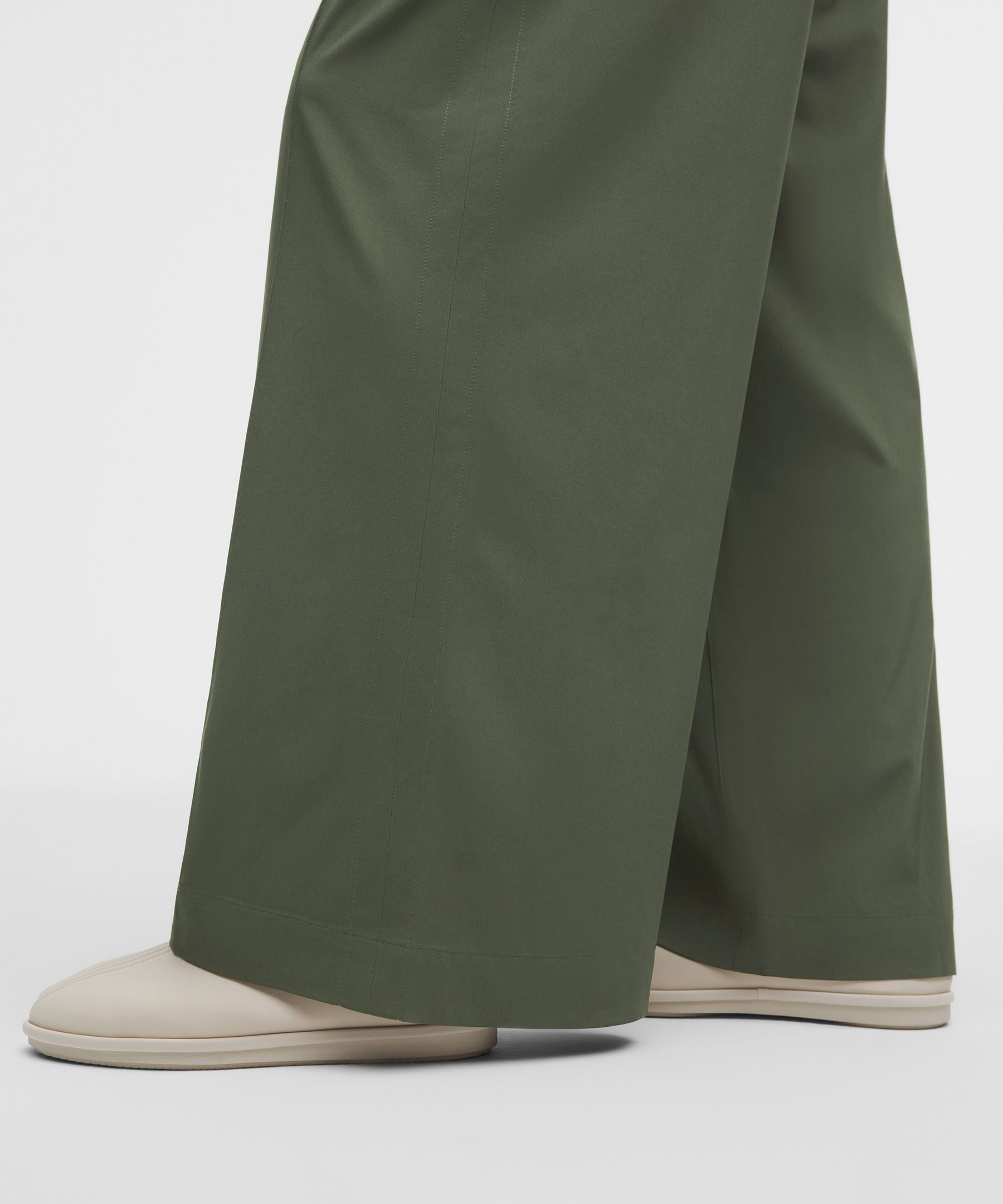Breezily Mid-Rise Pant
