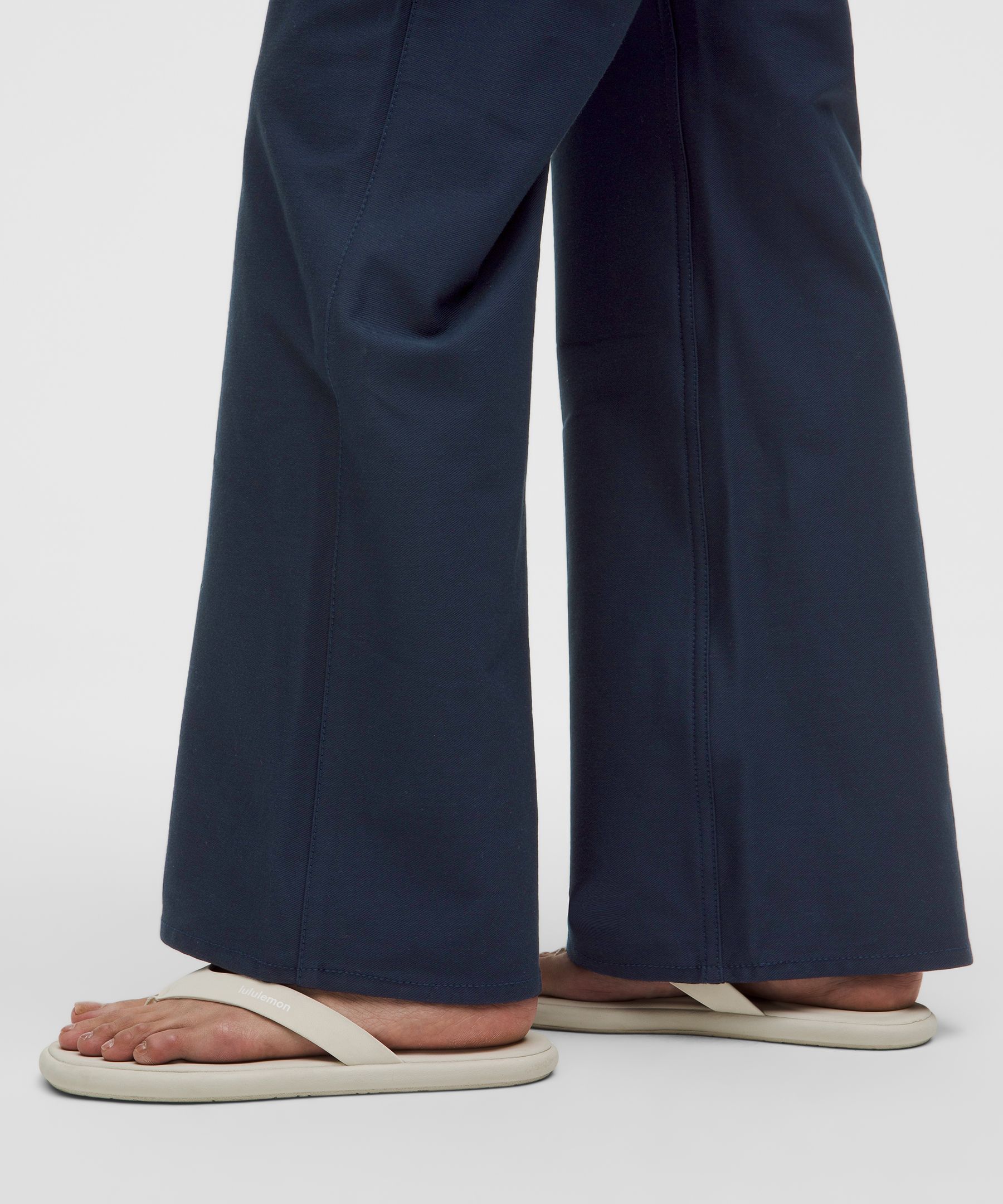 EasyFive High-Rise Subtle-Flare Pant *Short