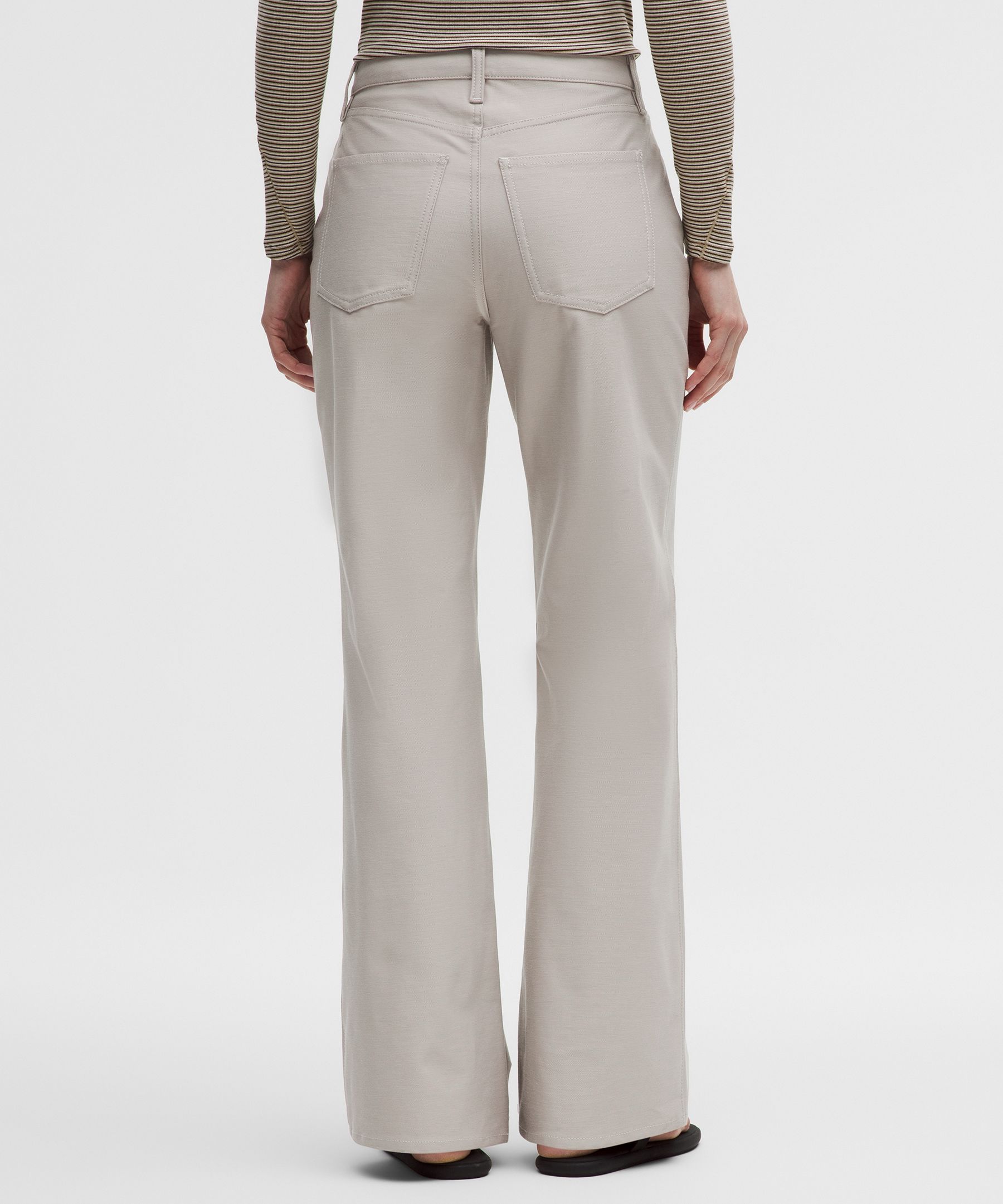 EasyFive High-Rise Subtle-Flare Pant *Short