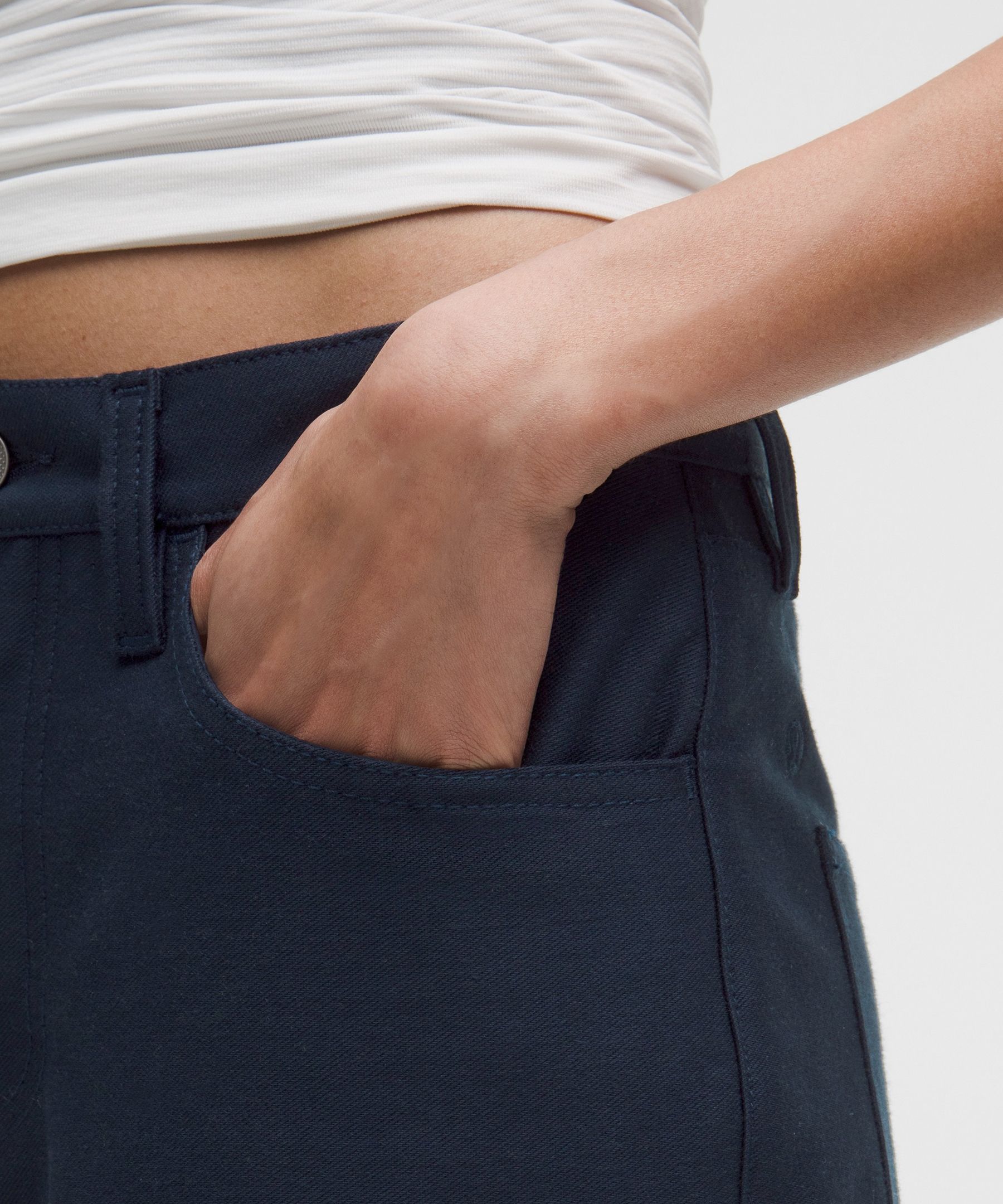 EasyFive Mid-Rise Relaxed-Straight Pant *Short