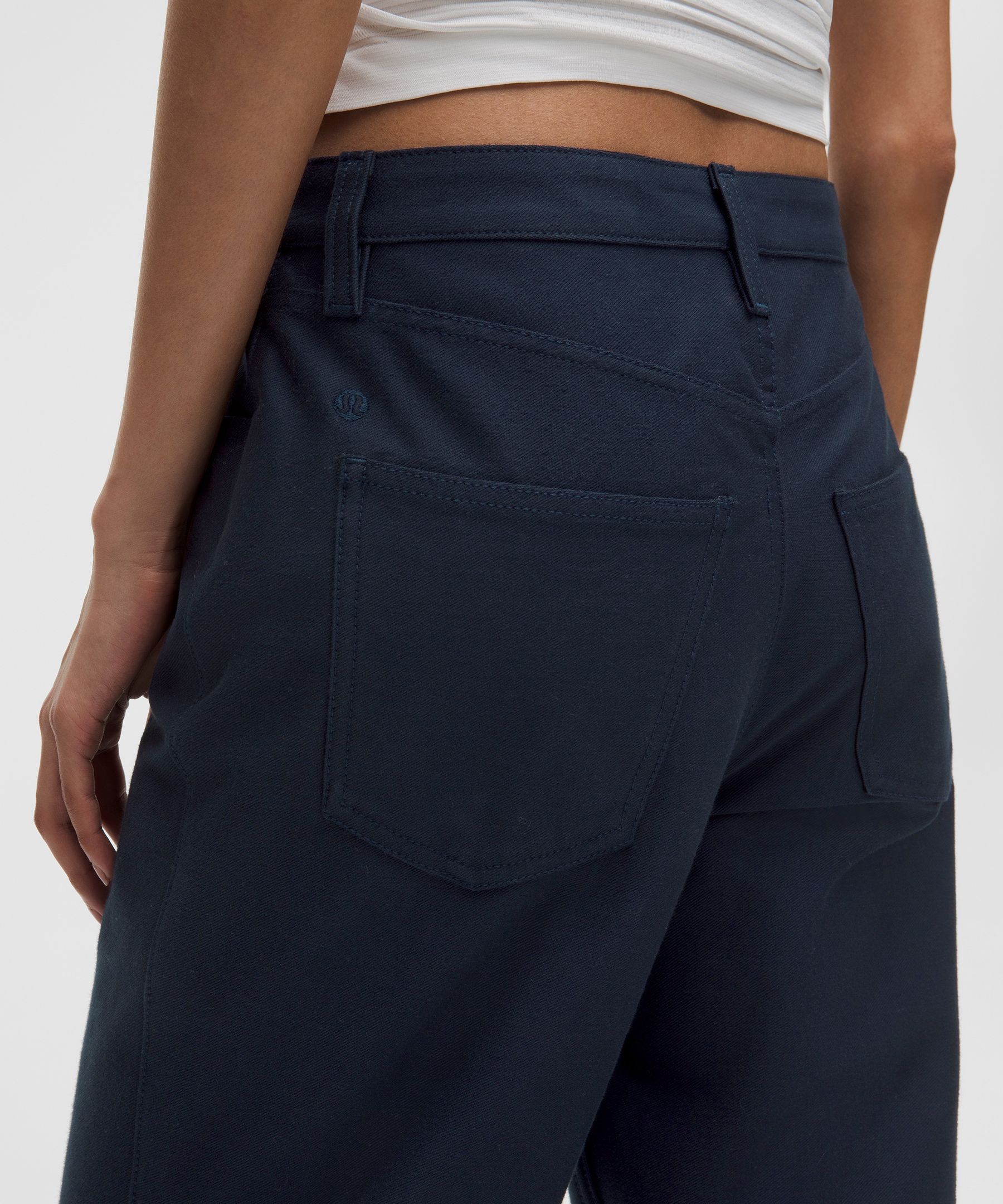 EasyFive Mid-Rise Relaxed-Straight Pant *Short