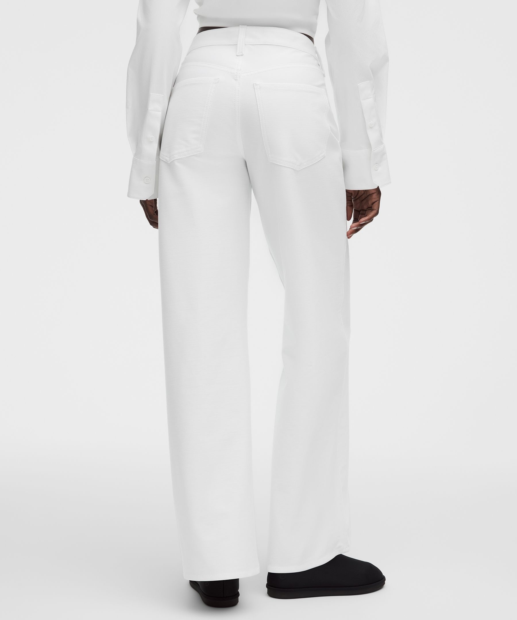 EasyFive Low-Rise Classic Wide-Leg Pant