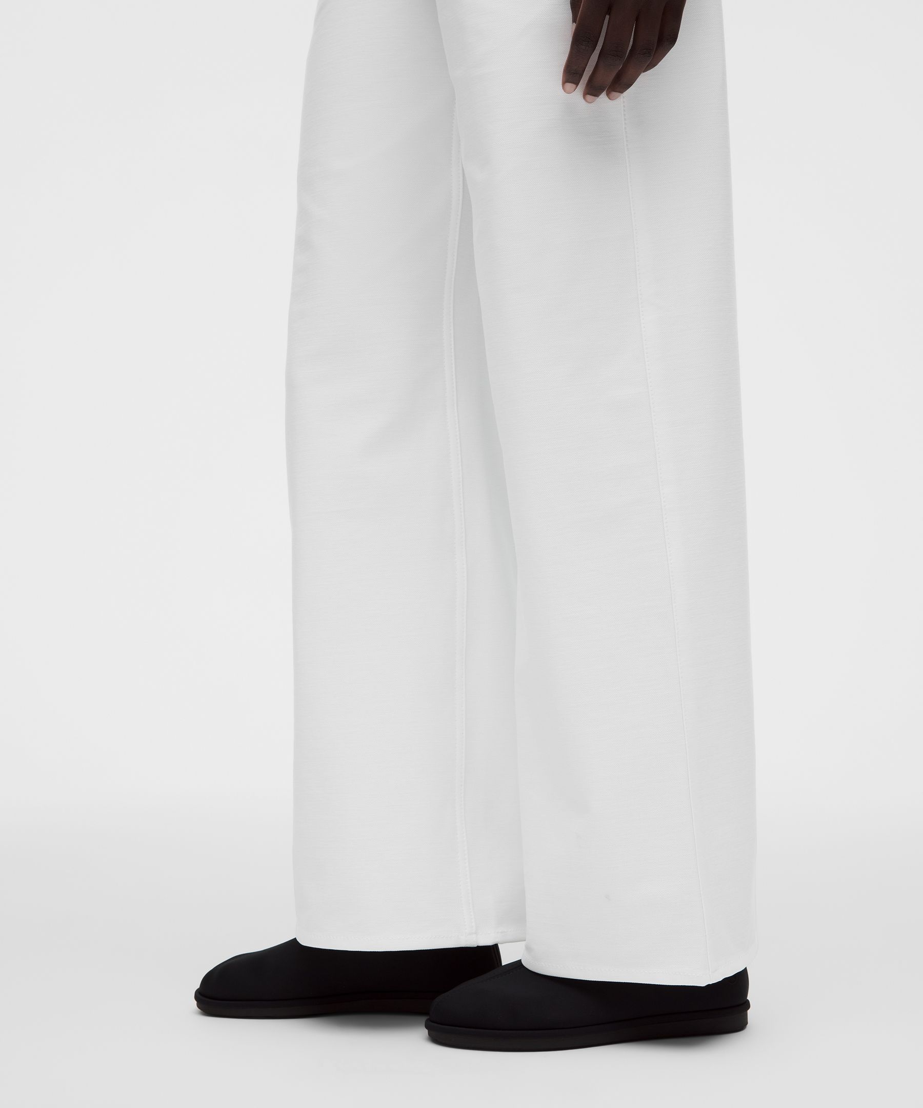 EasyFive Low-Rise Classic Wide-Leg Pant