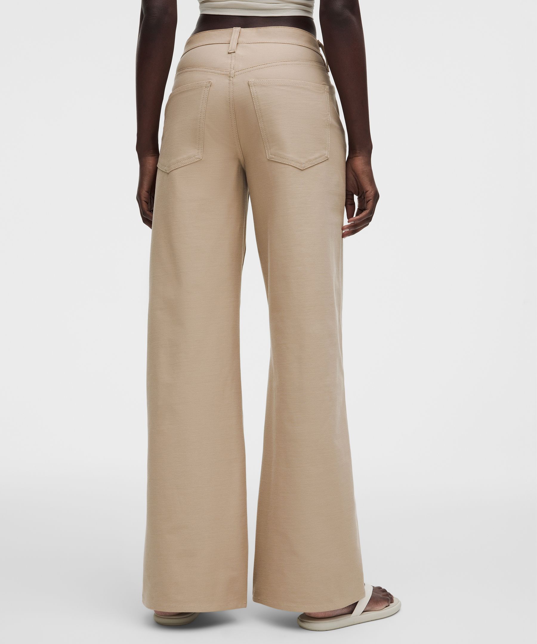 EasyFive Low-Rise Classic Wide-Leg Pant