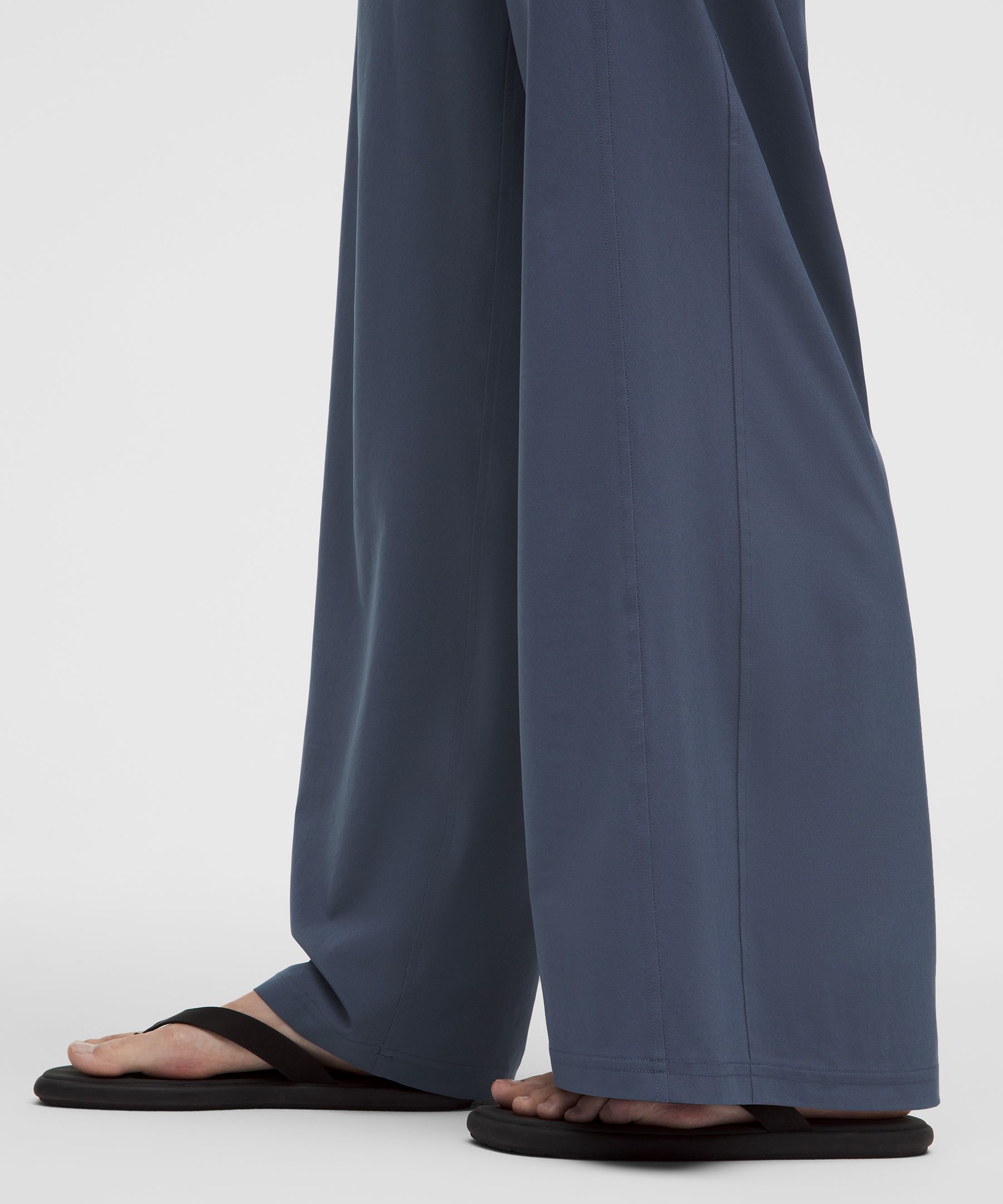 Swift High-Rise Wide-Leg Pants Logo Waistband *Asia Fit
