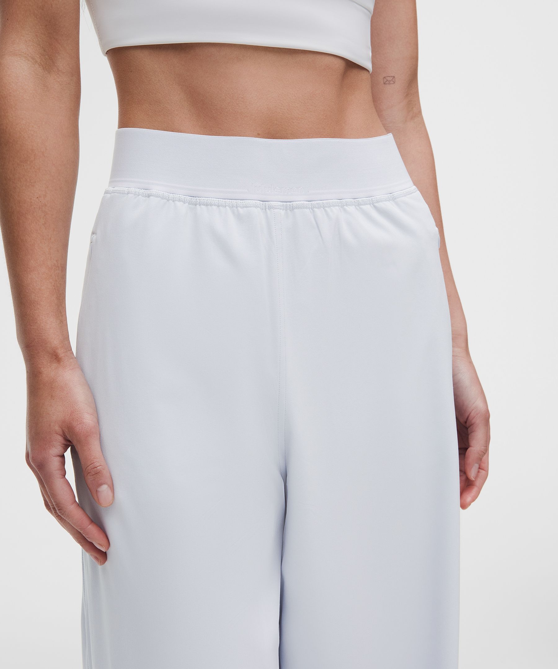 Swift High-Rise Wide-Leg Pants Logo Waistband *Asia Fit