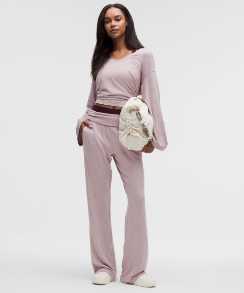 Женские расклешённые брюки Lululemon BeCalm Mid-Rise
