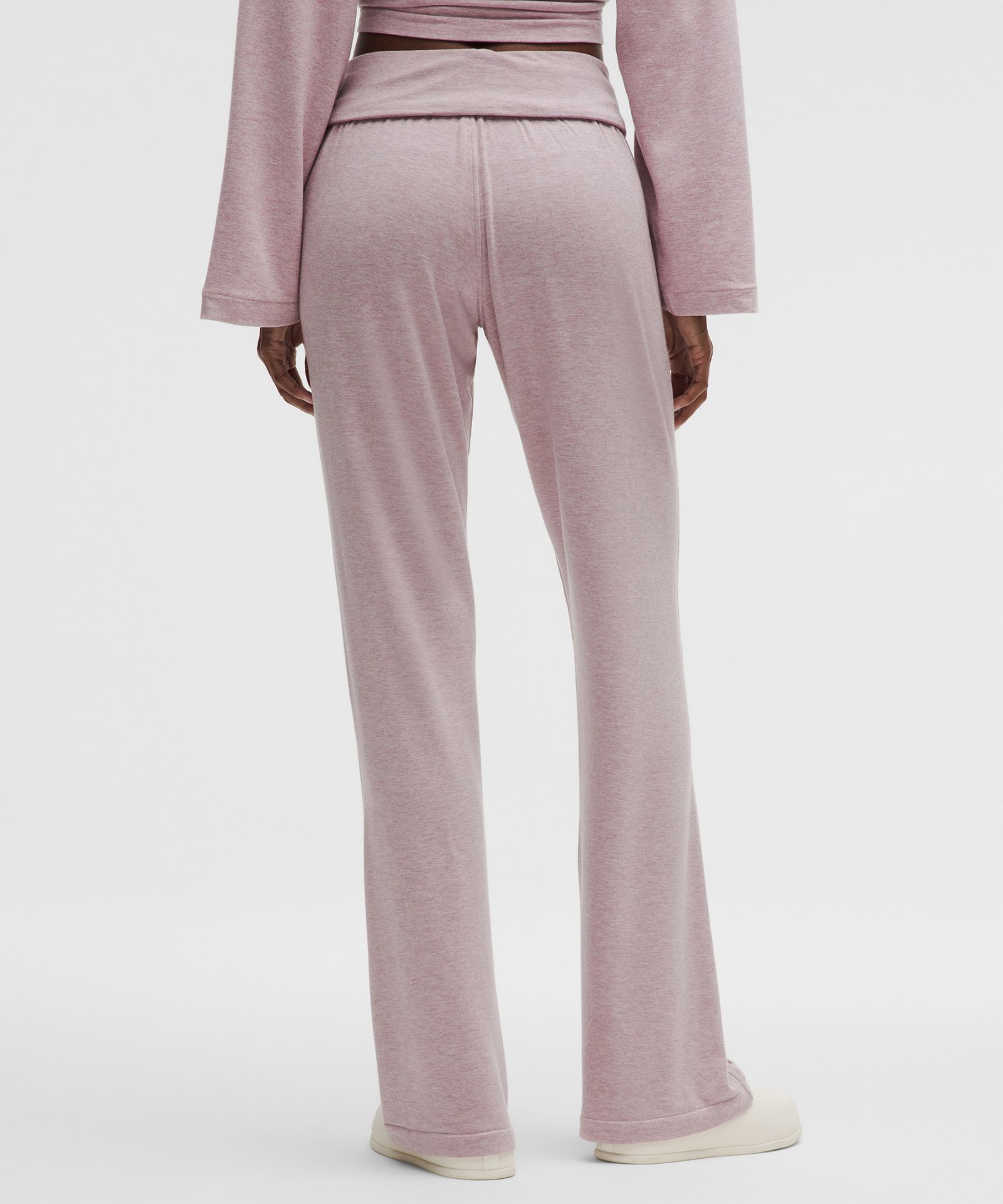Женские расклешённые брюки Lululemon BeCalm Mid-Rise — фото 3