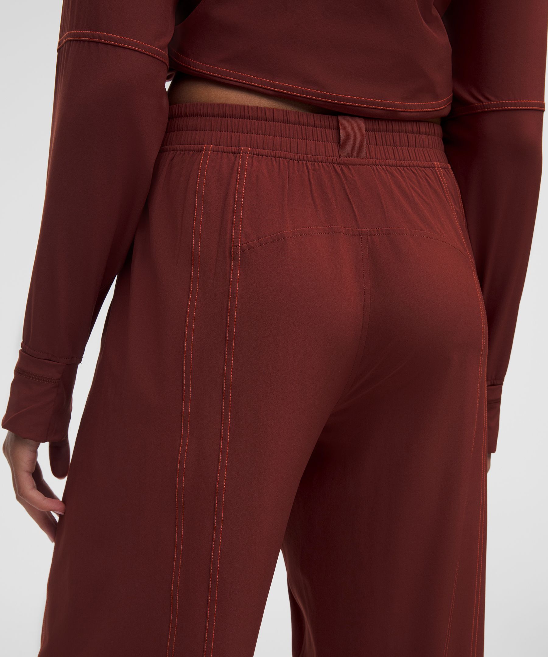 Define High-Rise Swift Jogger *Regular