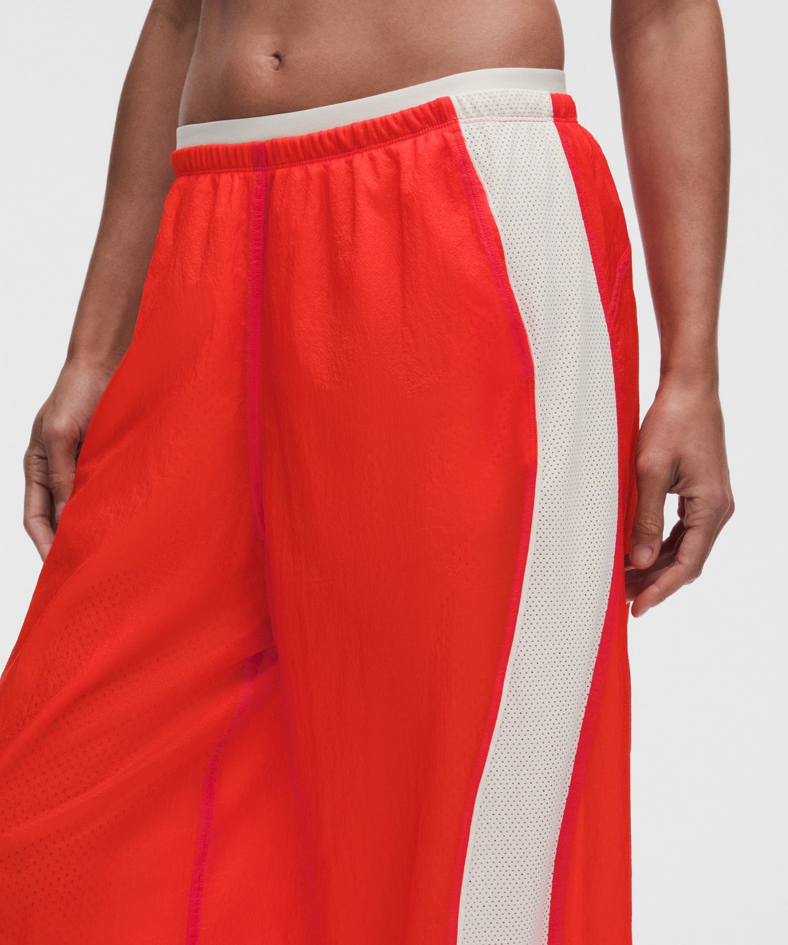 Женские нейлоновые брюки Lululemon License to Train со средней посадкой — фото 4